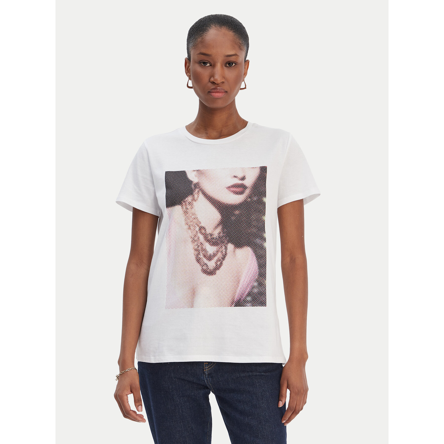Guess T-shirt W6RI57 K9RM1 Bijela Classic Fit