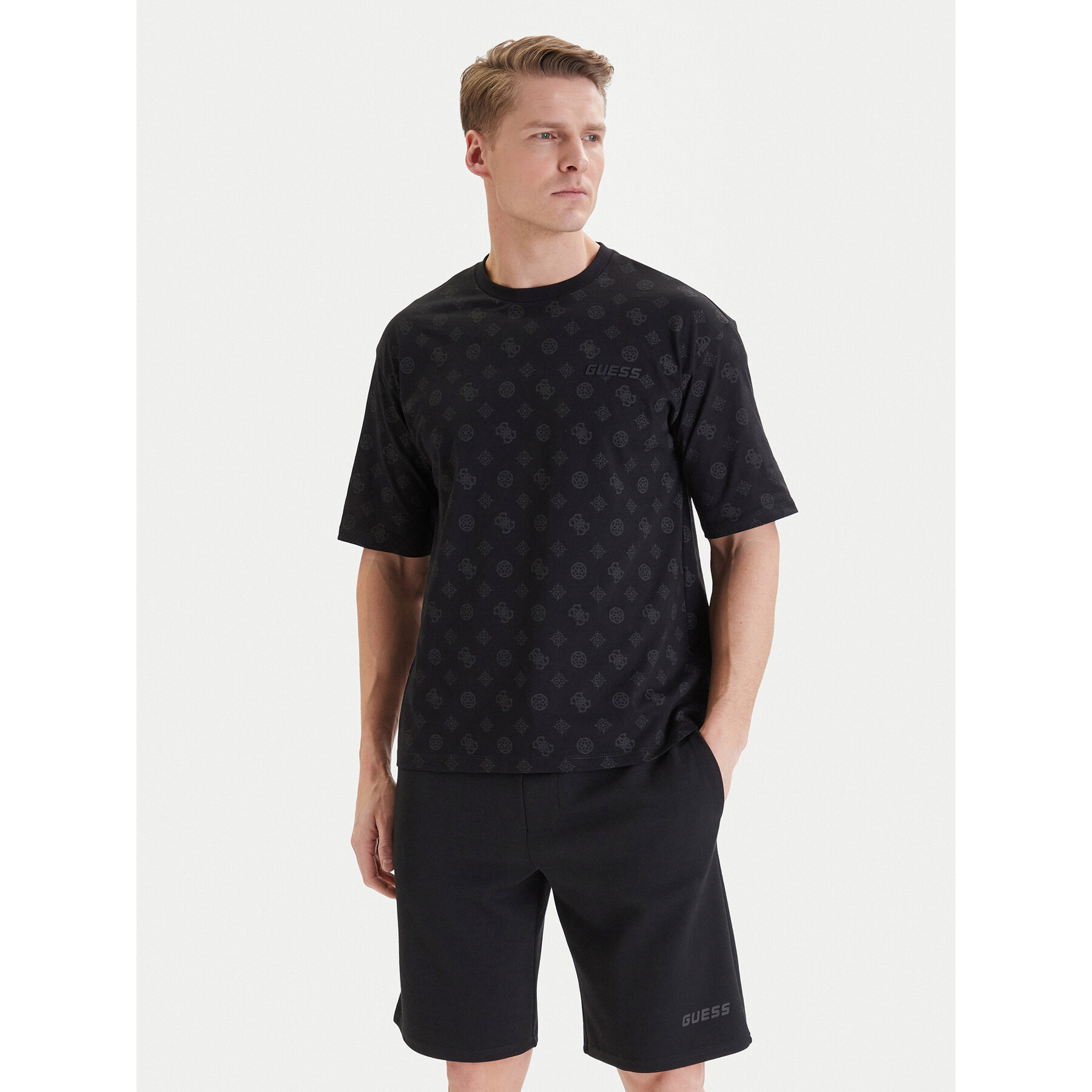 Guess T-shirt Z6GI07 K2852 Crna Relaxed Fit