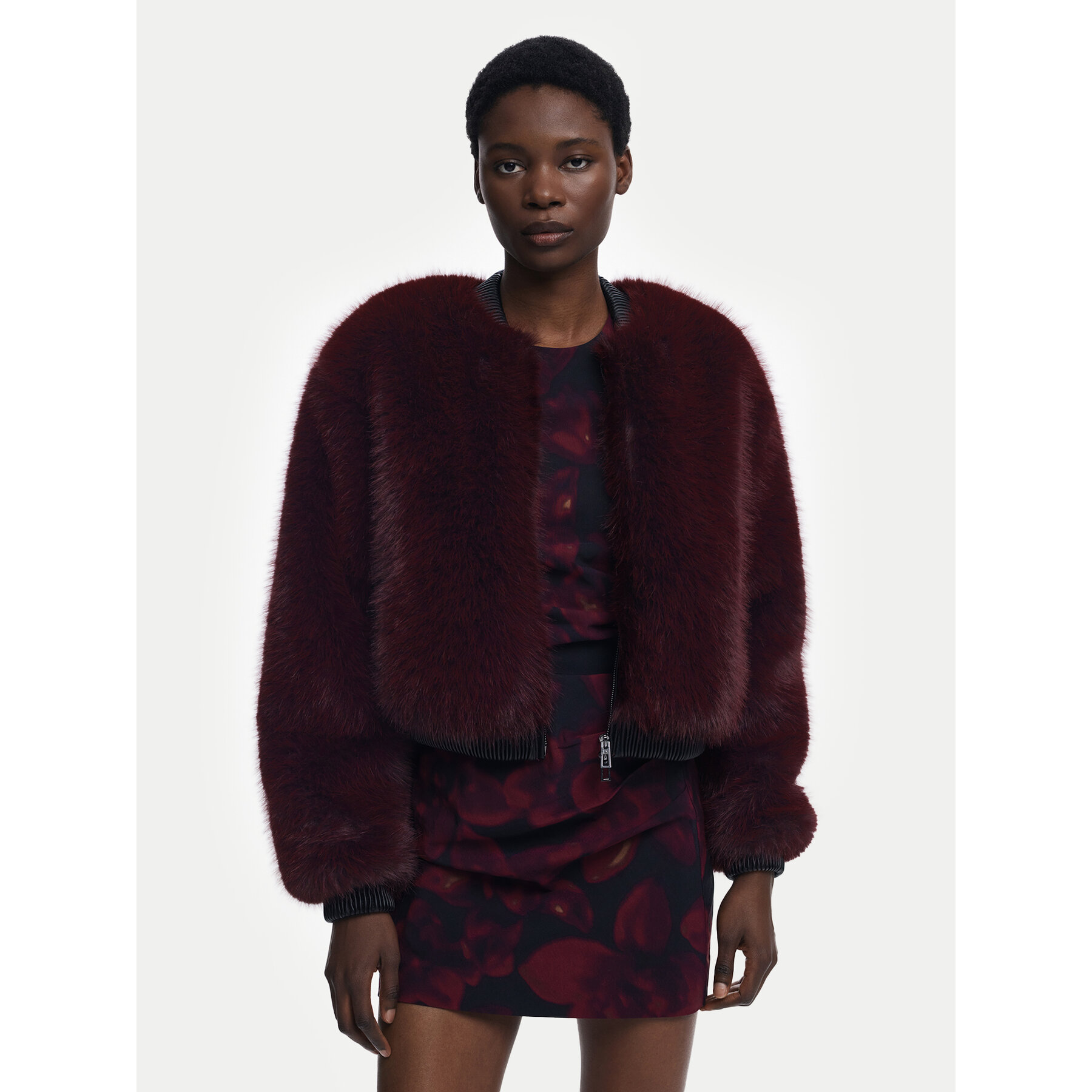 Desigual Pelzmantel Raspberry 25WWEW67 Dunkelrot Relaxed Fit
