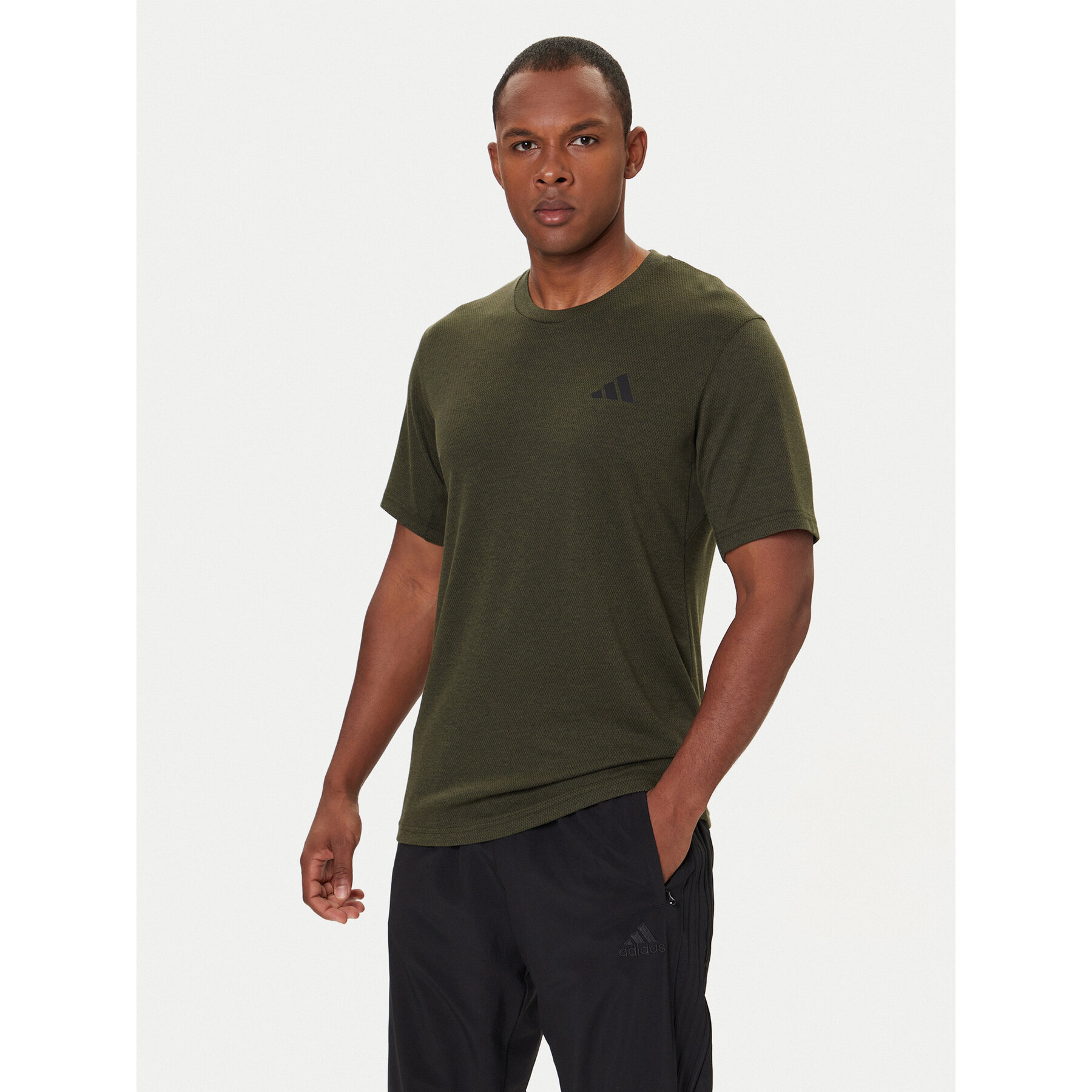 adidas Technisches T-Shirt Train Essentials Feelready Novelty JX2755 Grün Regular Fit