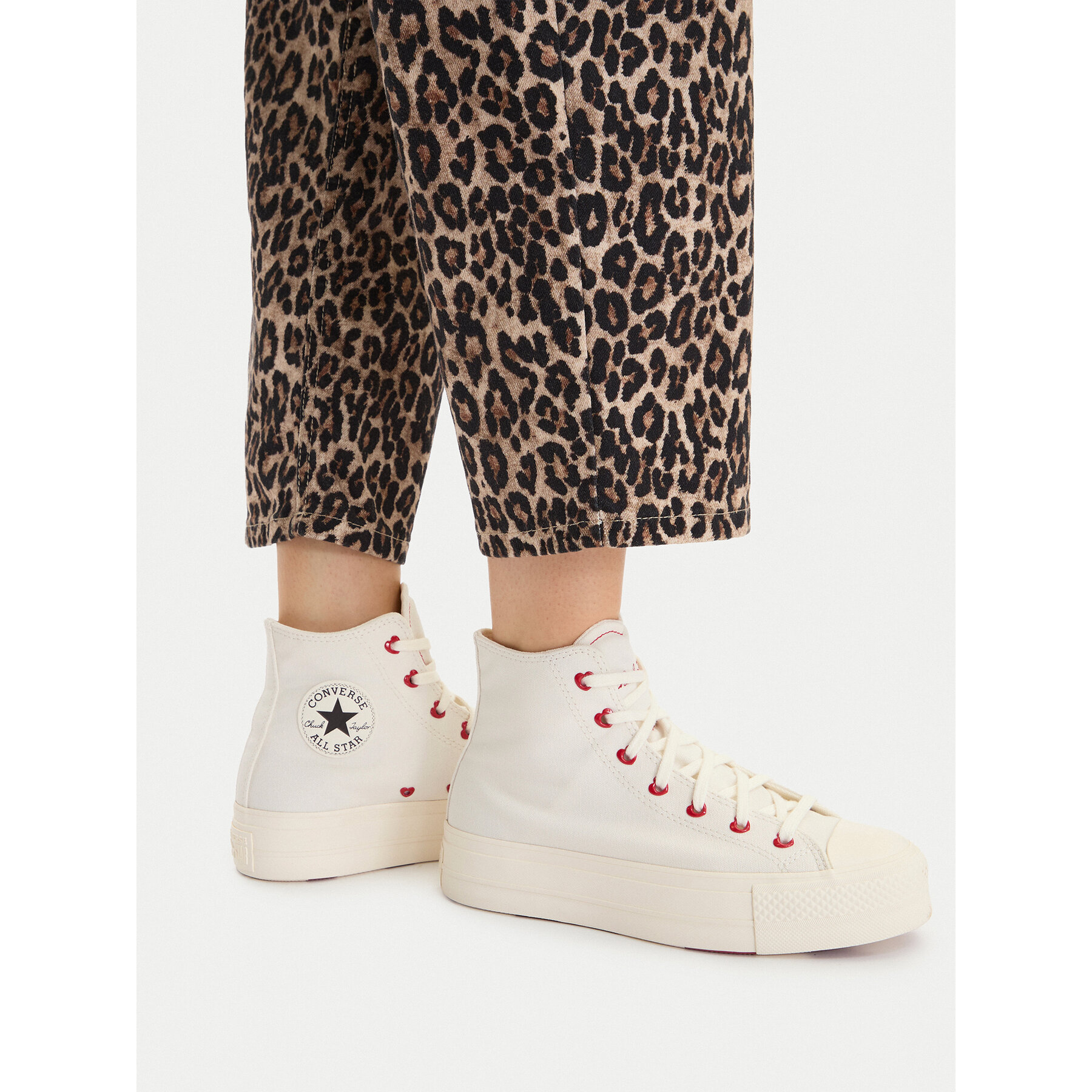 Plátěnky Converse Chuck Taylor All Star Lift Platform Hearts A19058C Bílá