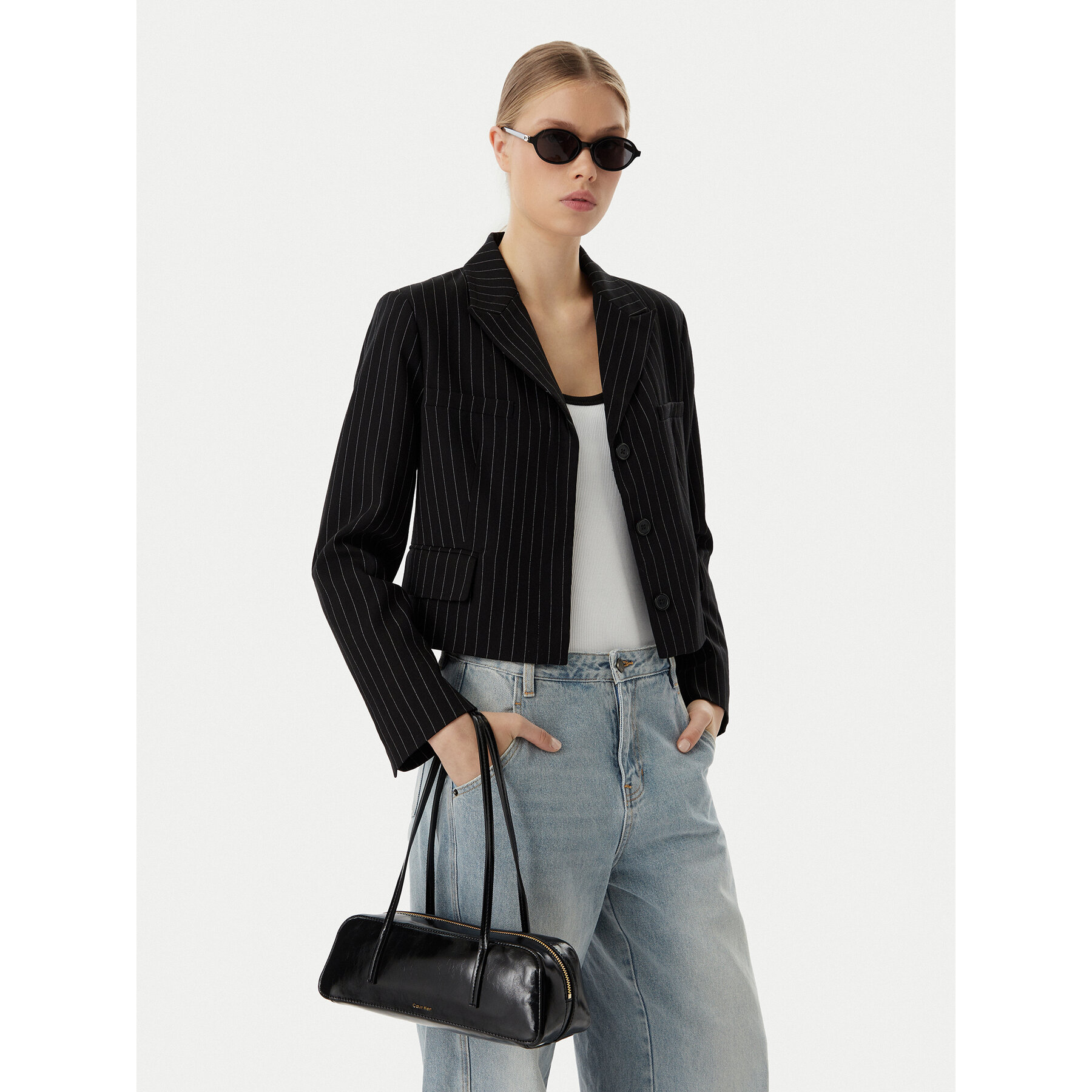 Ročna torba Calvin Klein Foil Logo Glossy Bauletto LV04F3638G Črna
