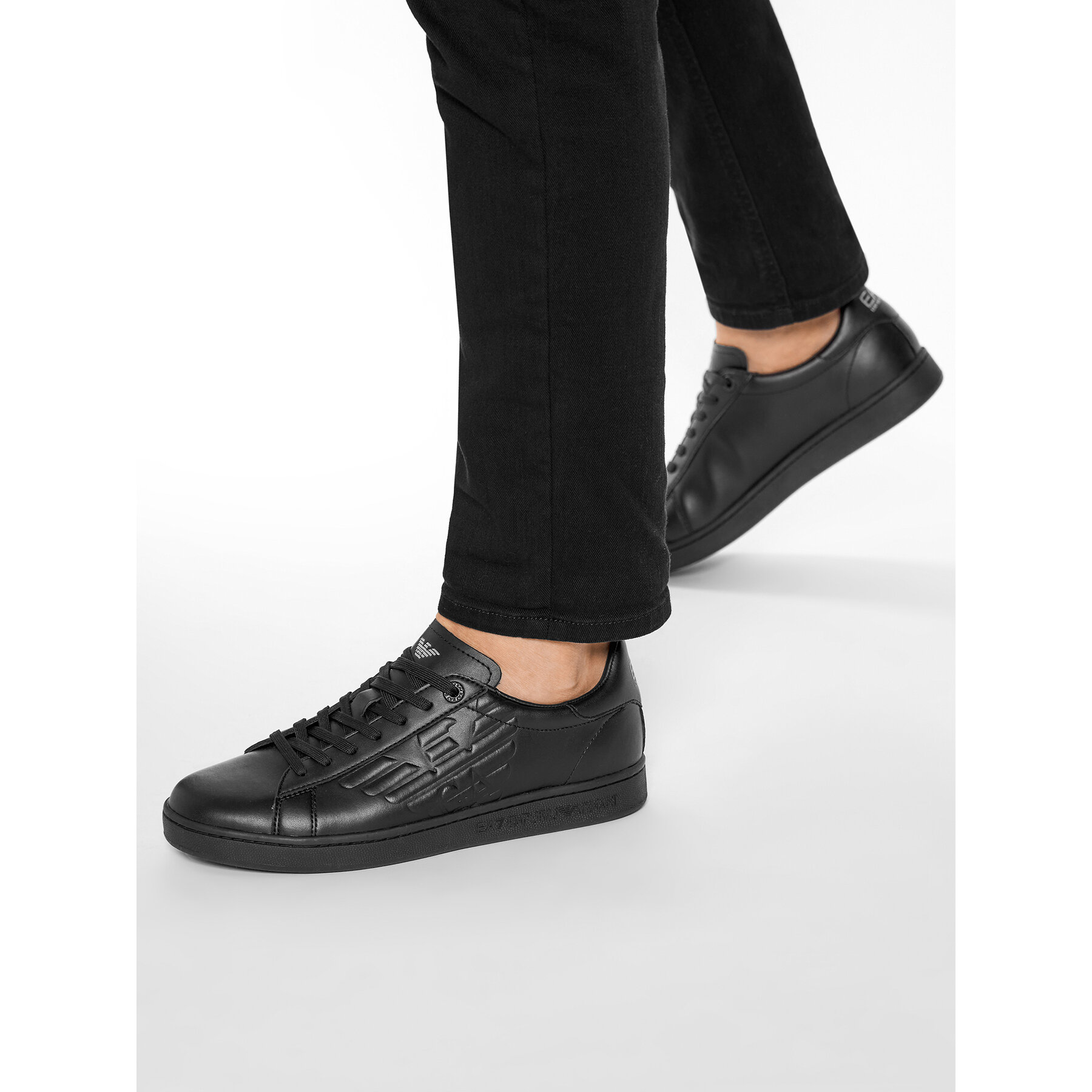 Sneakersy EA7 Emporio Armani X8X001 XCC51 A083 Čierna