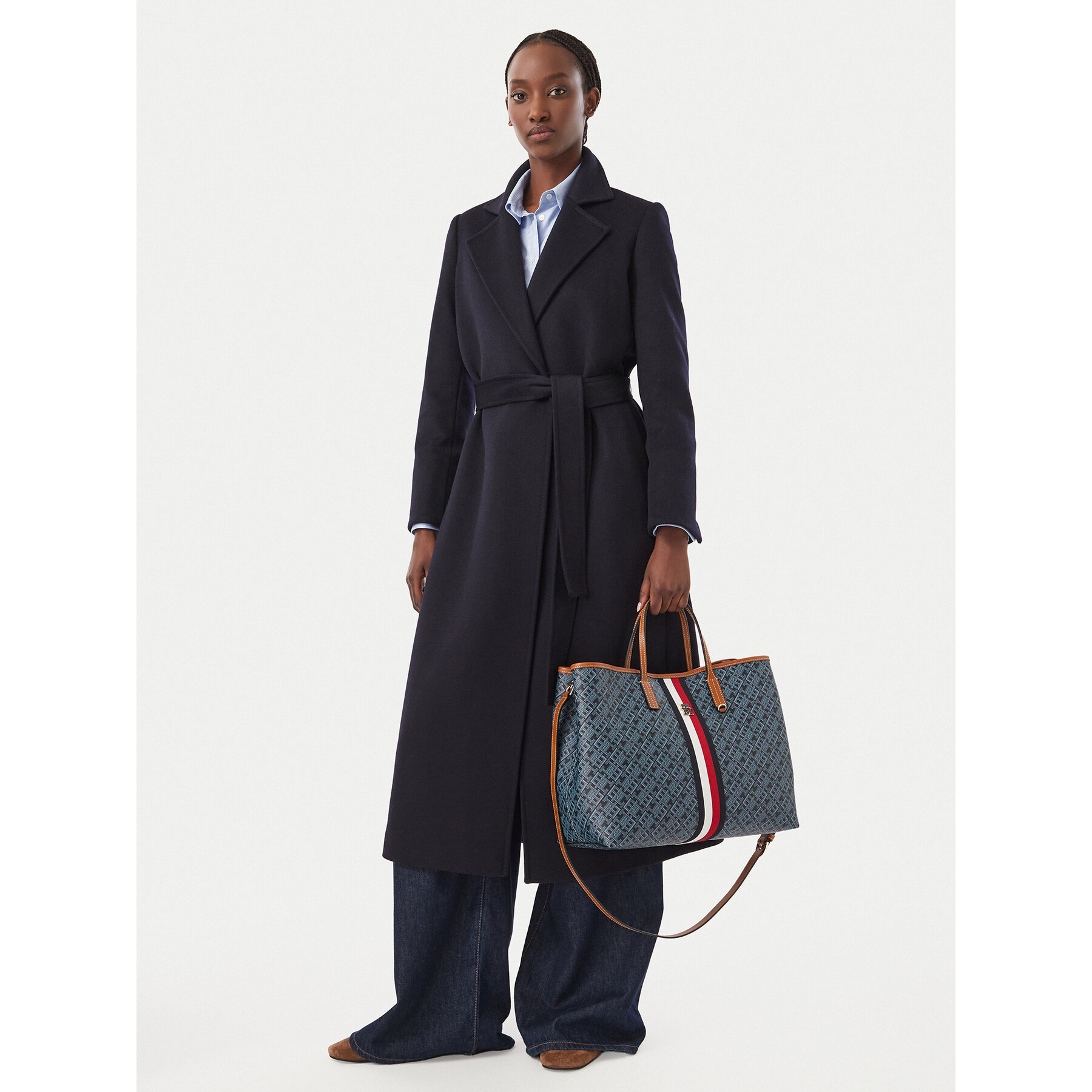 Дамска чанта Tommy Hilfiger Th Monoplay Satchel Corp AW0AW19516 Тъмносин