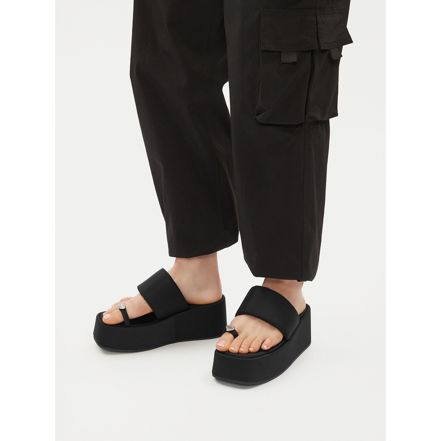Žabky Juicy Couture WSS21512-02 Čierna