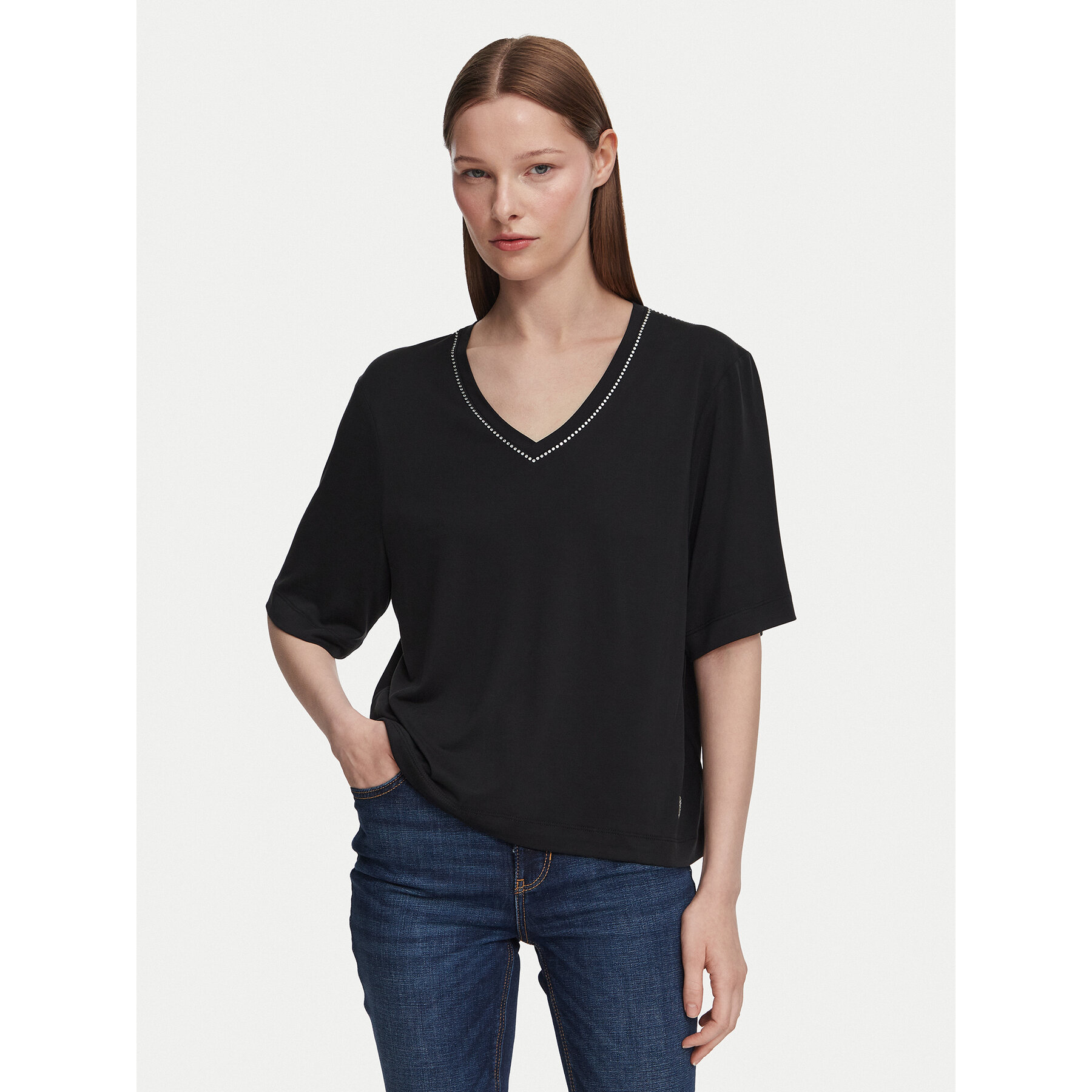 Guess Majica W6YP58 K5233 Črna Relaxed Fit
