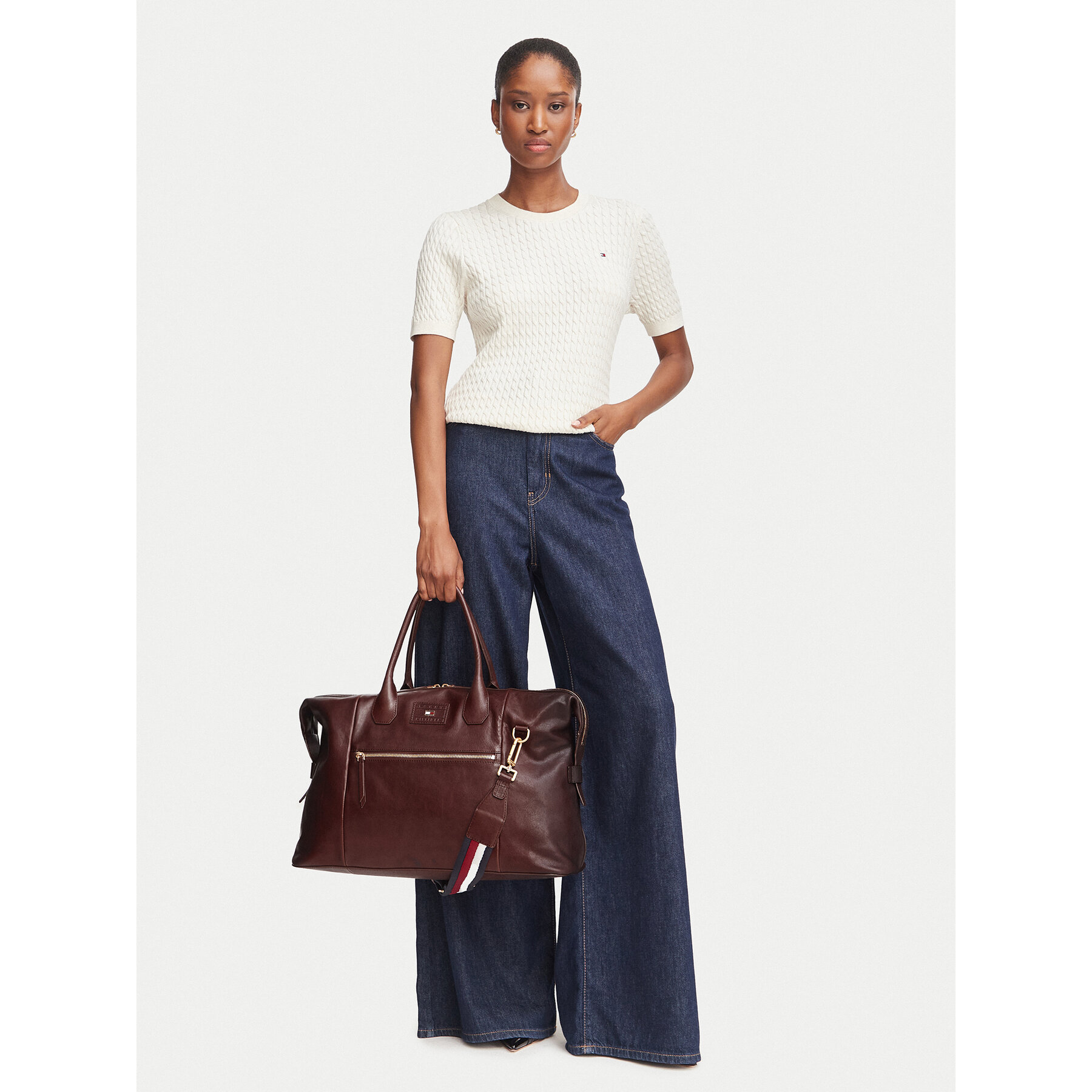 Víkendová taška Tommy Hilfiger Th Casual Leather Duffle AM0AM14745 Hnedá
