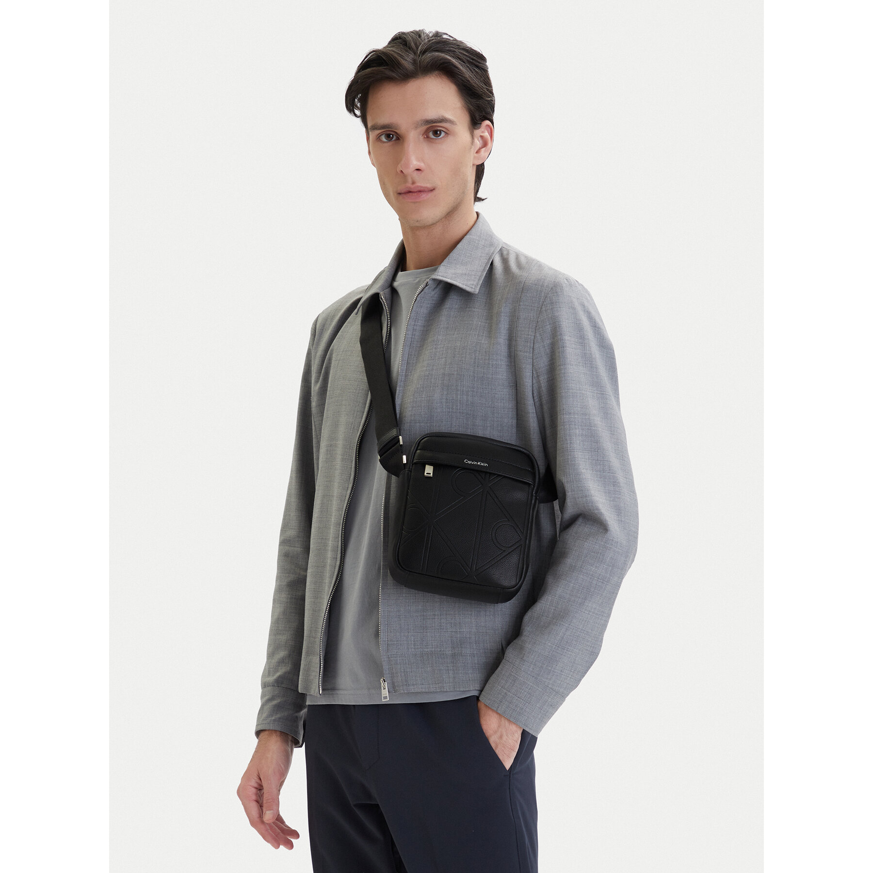 Geantă crossover Calvin Klein Emblem Aop Emboss Reporter LV04D3331G Negru