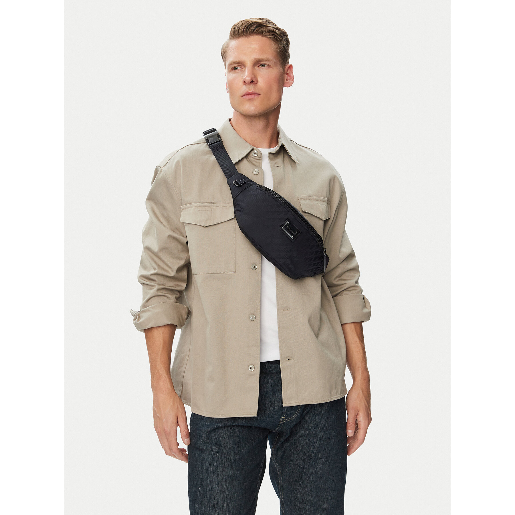 Torbica oko struka﻿ Emporio Armani EM006565 AF28798 Crna