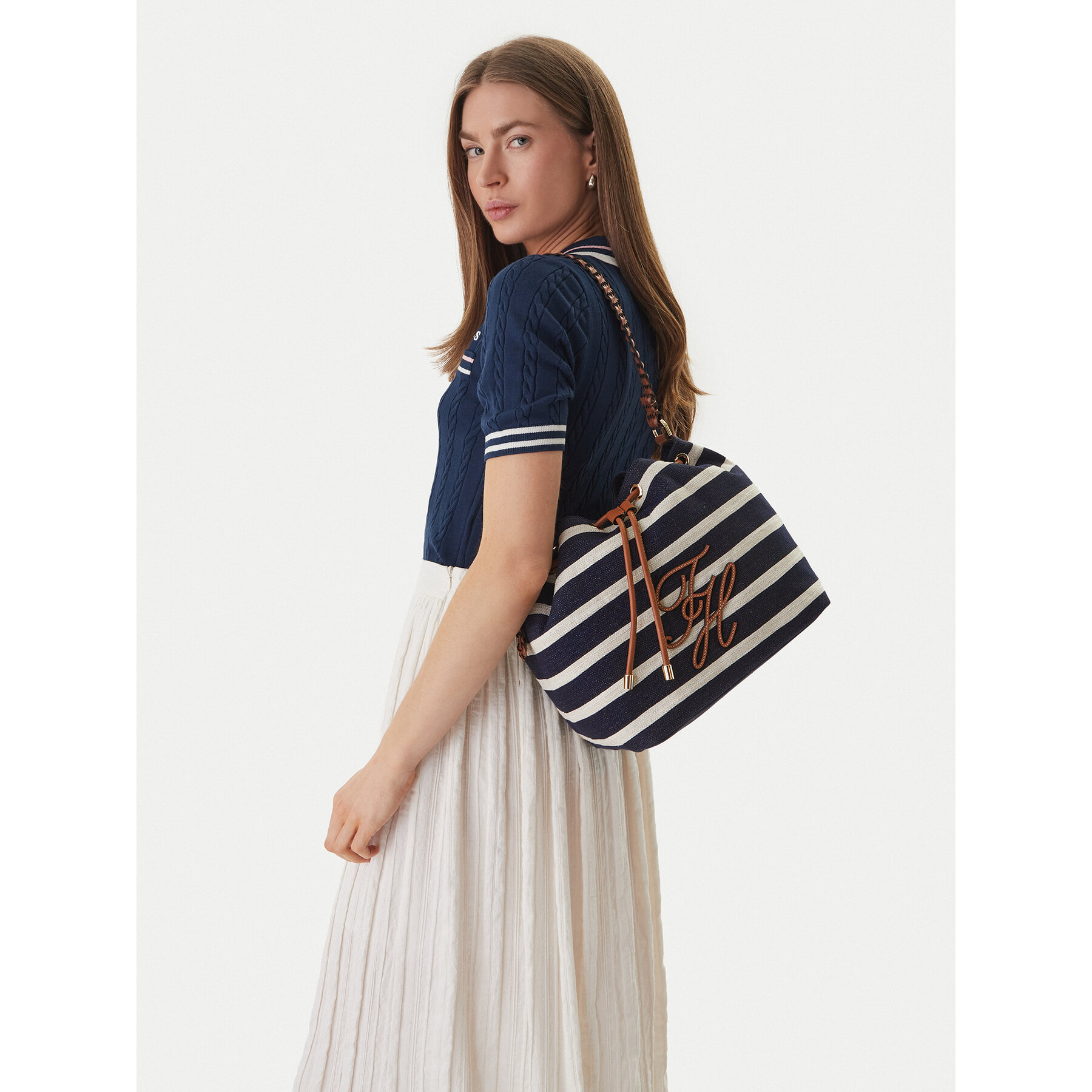 Kabelka Tommy Hilfiger Th Elev Summer Bucket Stripe AW0AW18401 Tmavomodrá