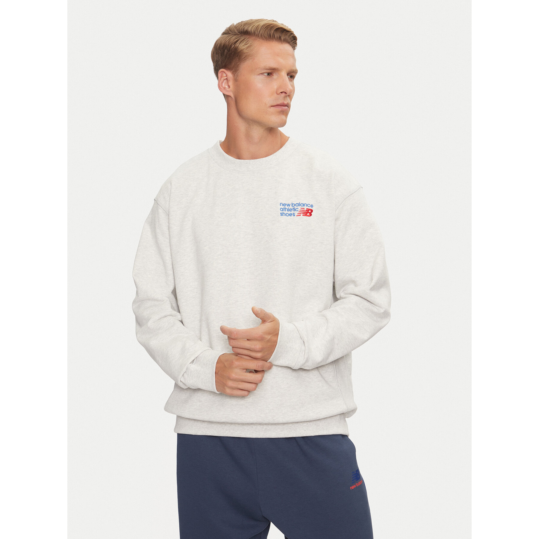 New Balance Sweatshirt Athletics Premium Logo MT41547AHH Grau Relaxed Fit