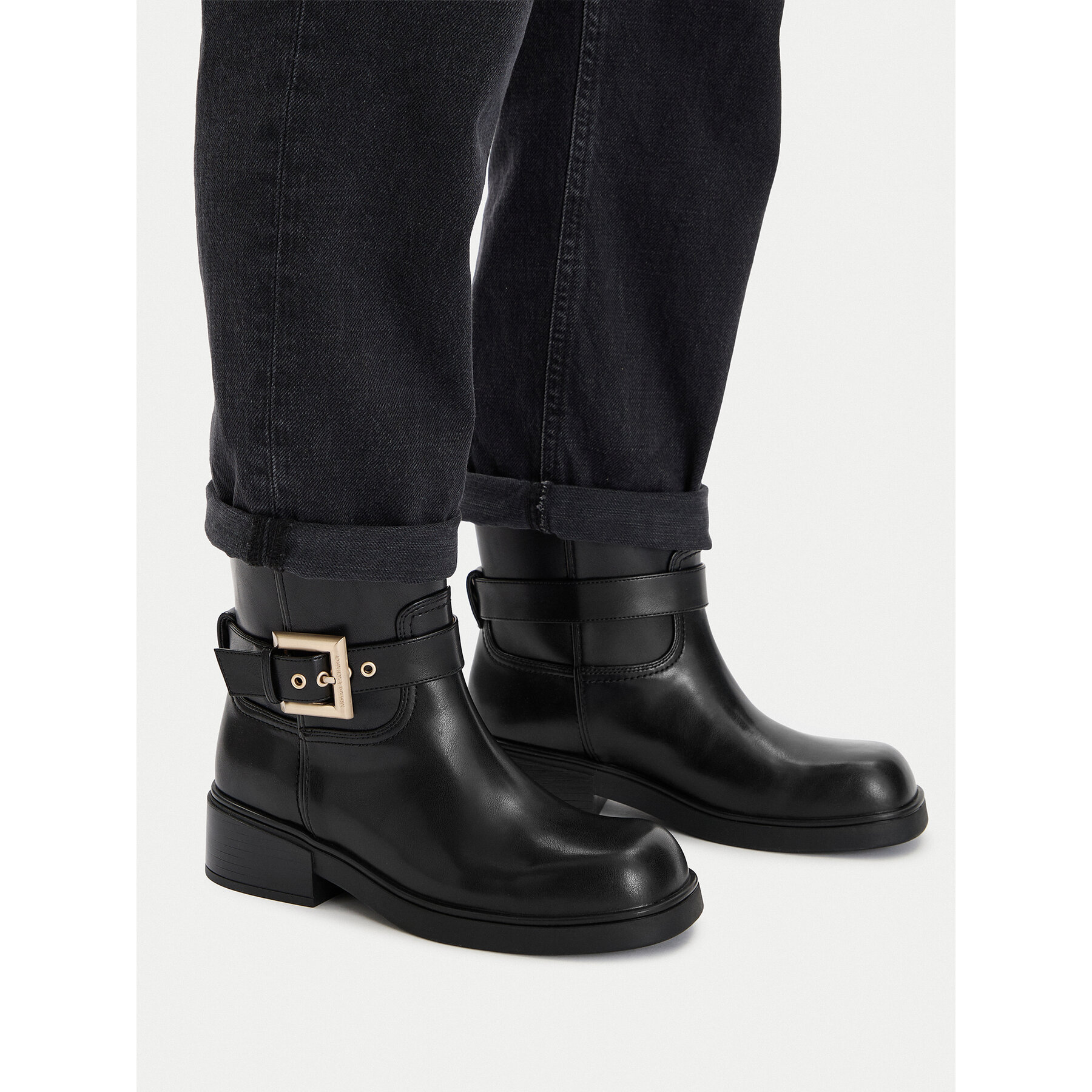 Botine Armani Exchange XW001654 AF17476 UC001 Negru