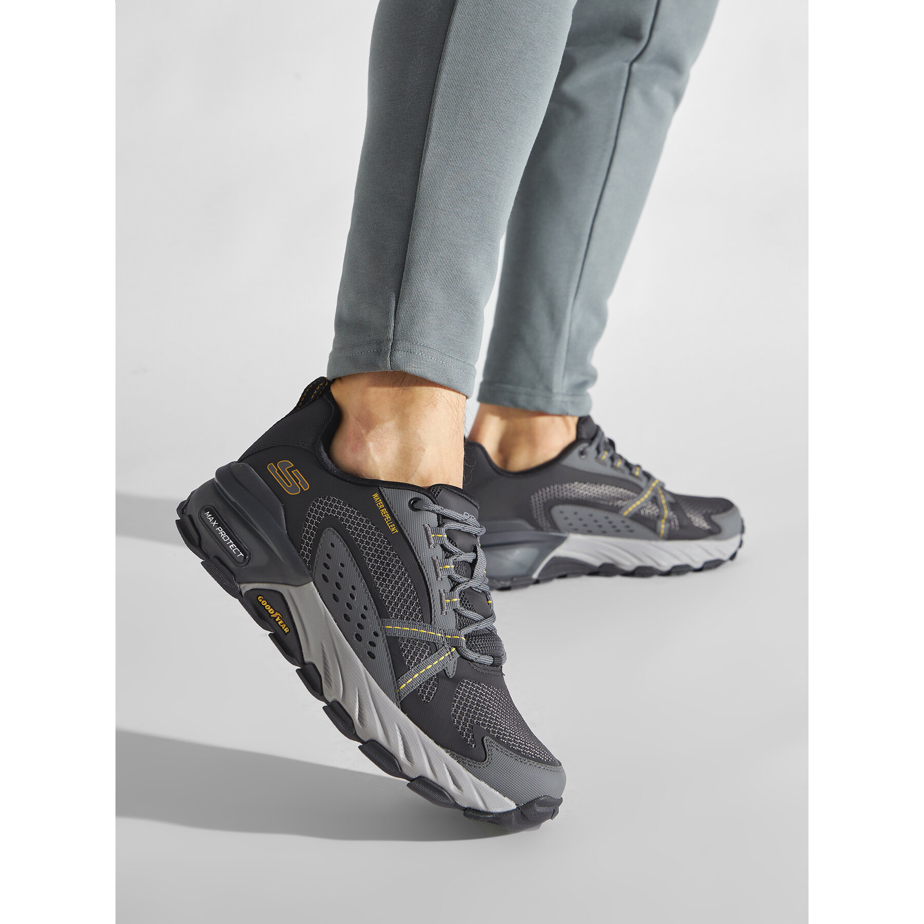 Sneakers Skechers Max Protect 237303/BKCC Gri