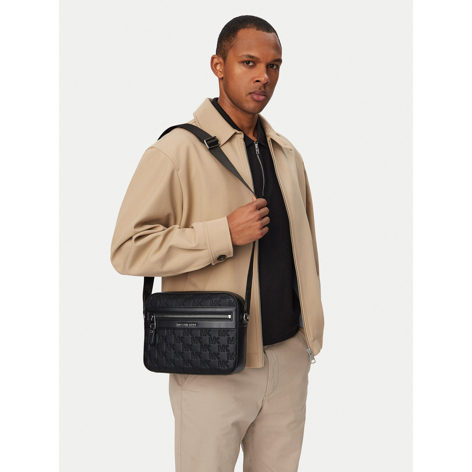 Kabelka MICHAEL Michael Kors Jet Set 33S6LJSM1L Čierna