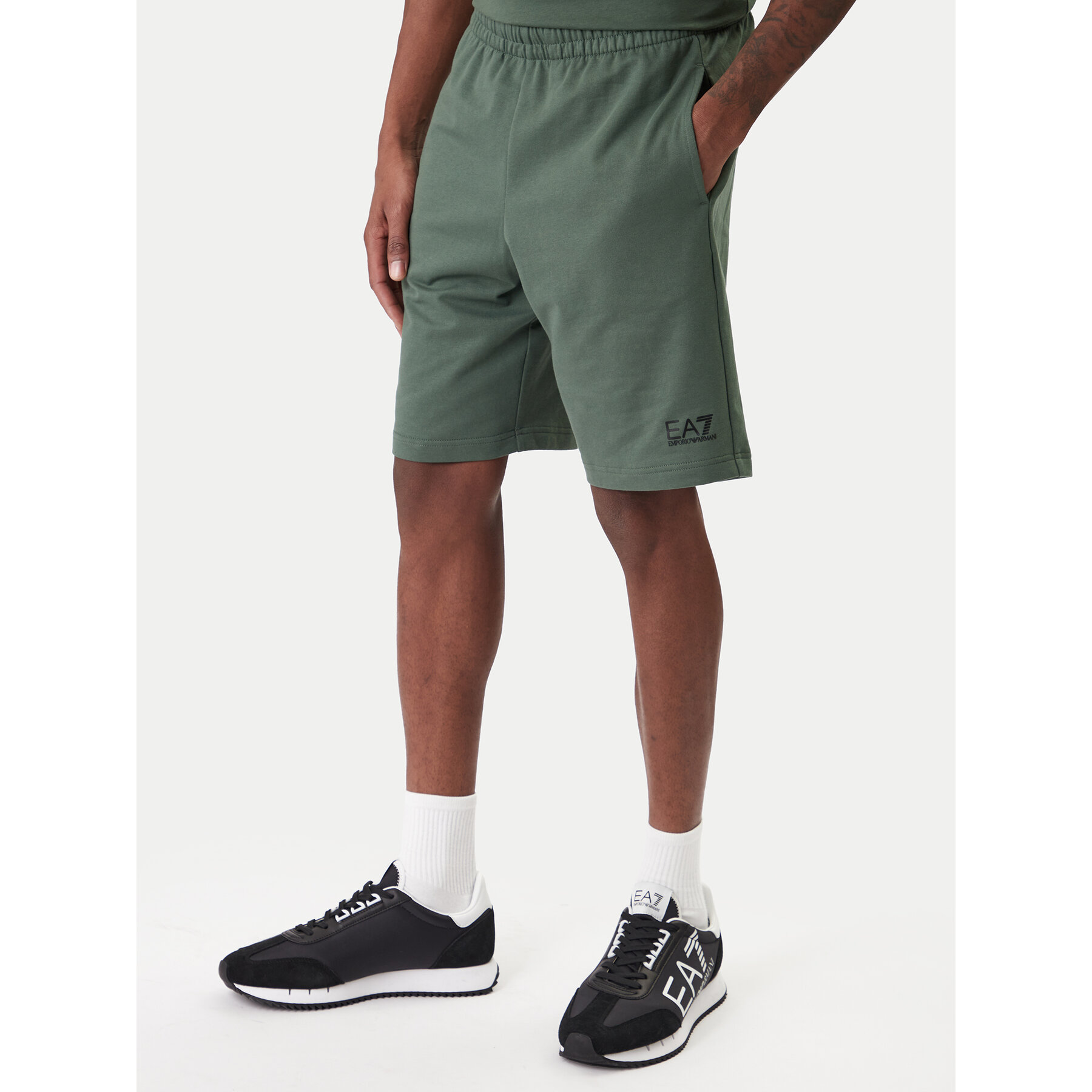 EA7 Emporio Armani Športne kratke hlače 8NPS65 PJVRZ U7260 Zelena Regular Fit