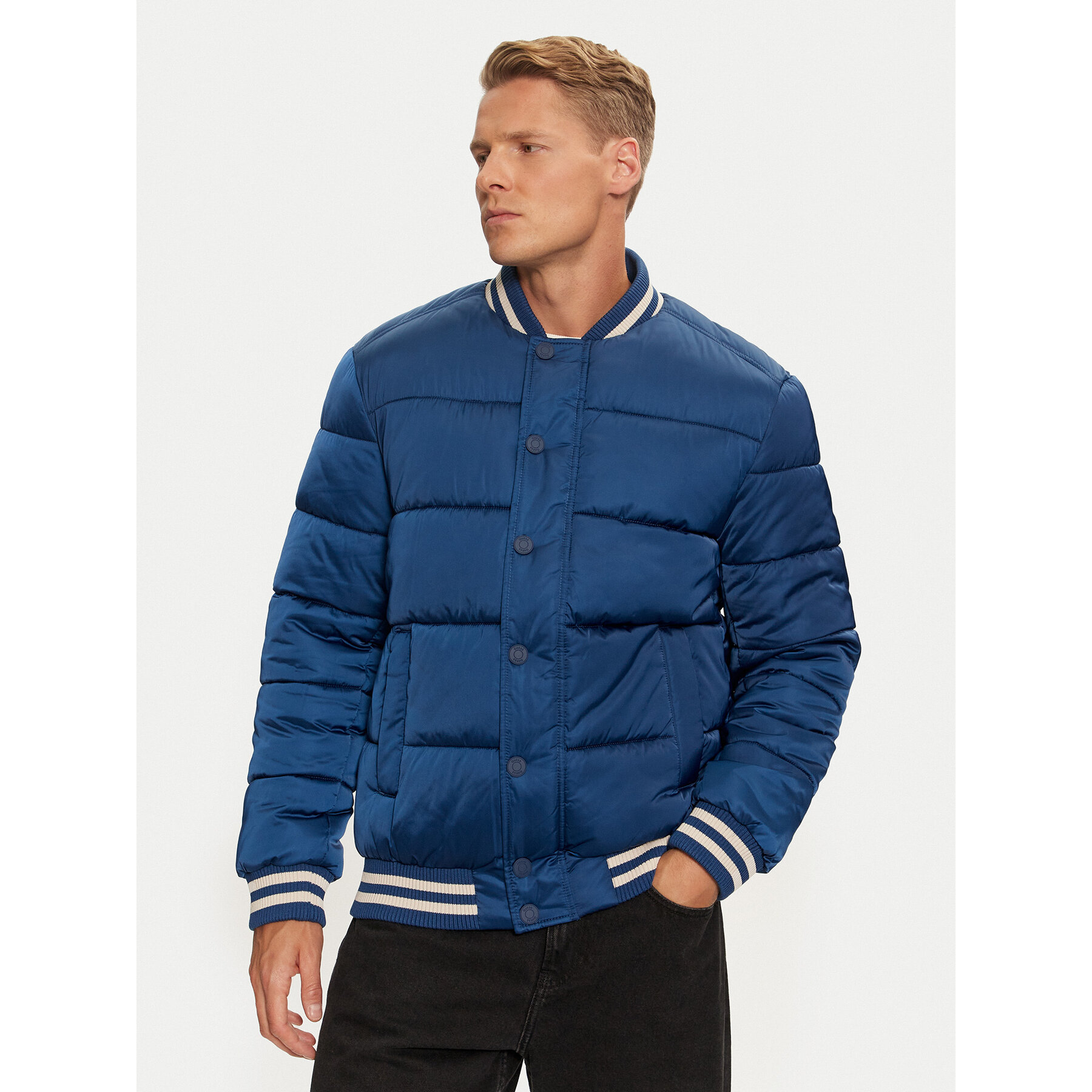 Guess Bomberjacke M4BL31 WGJ92 Blau Regular Fit