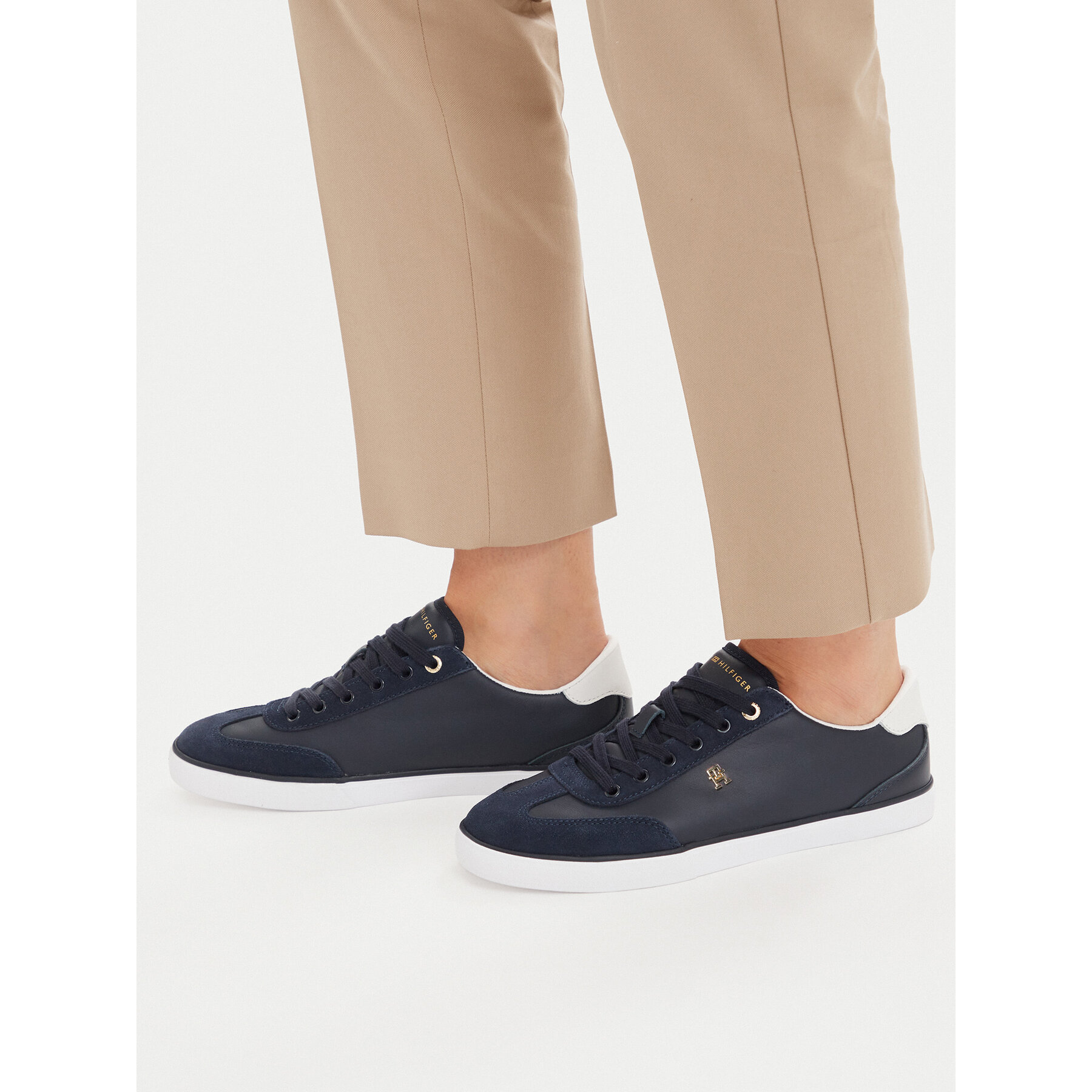 Sneakersy Tommy Hilfiger Th Chic Low Vulc FW0FW09391 Tmavomodrá