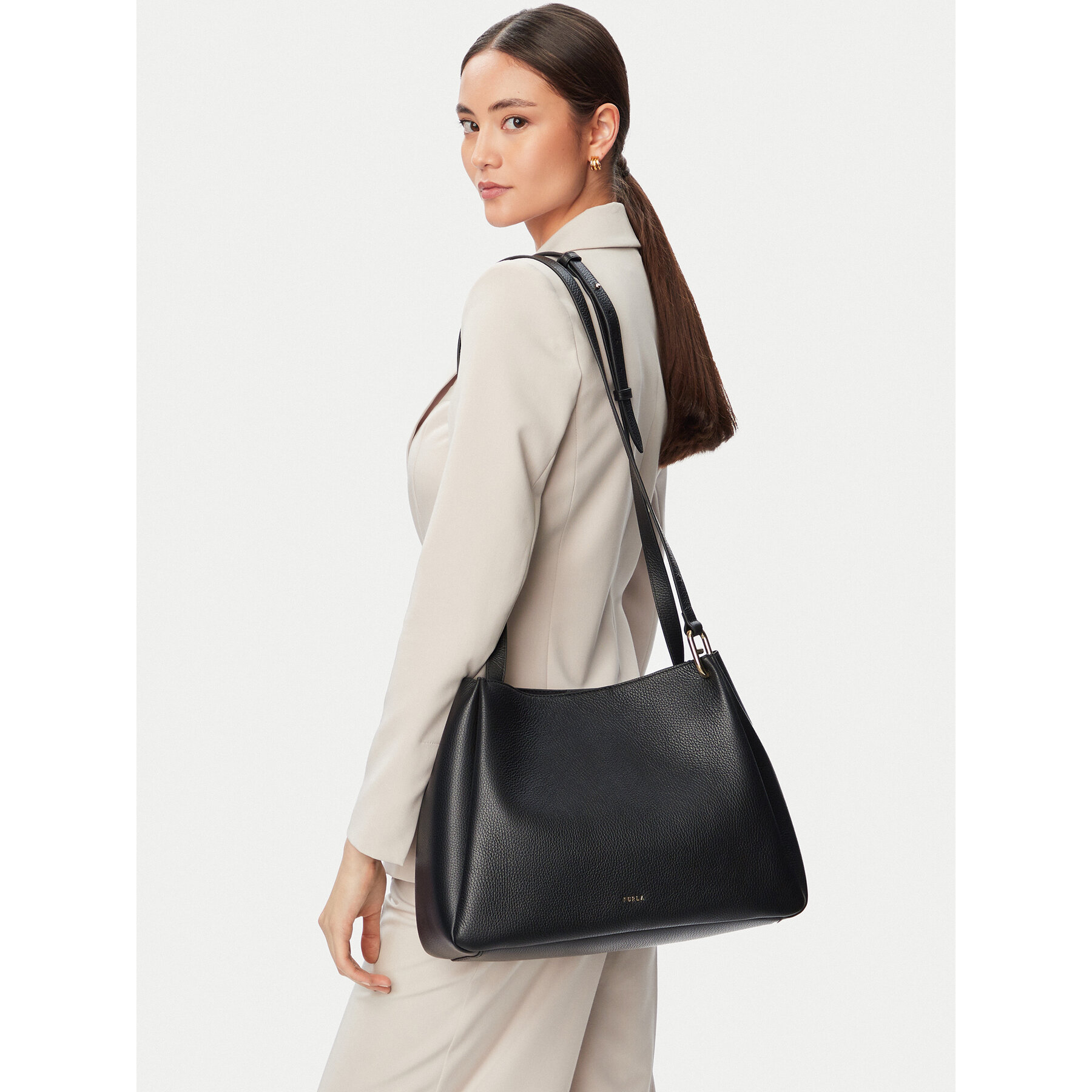 Torbica Furla Nuvola L WB02100 HSF000 CN O6000 Crna