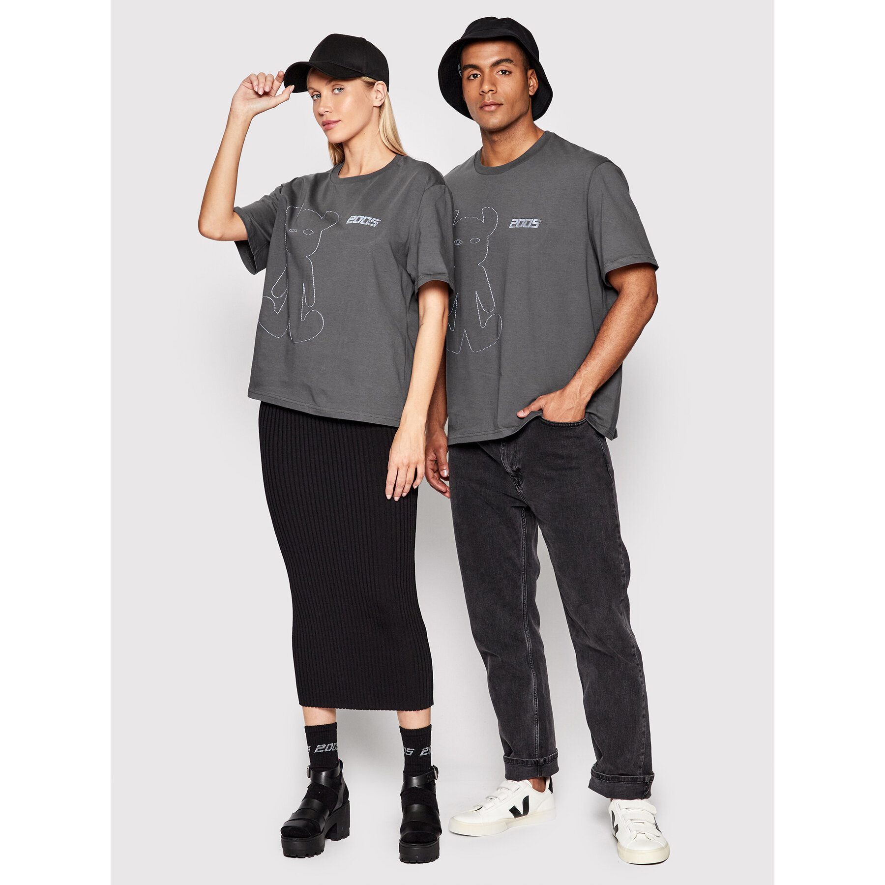 2005 2005 T-Shirt Unisex Horned Γκρι Relaxed Fit
