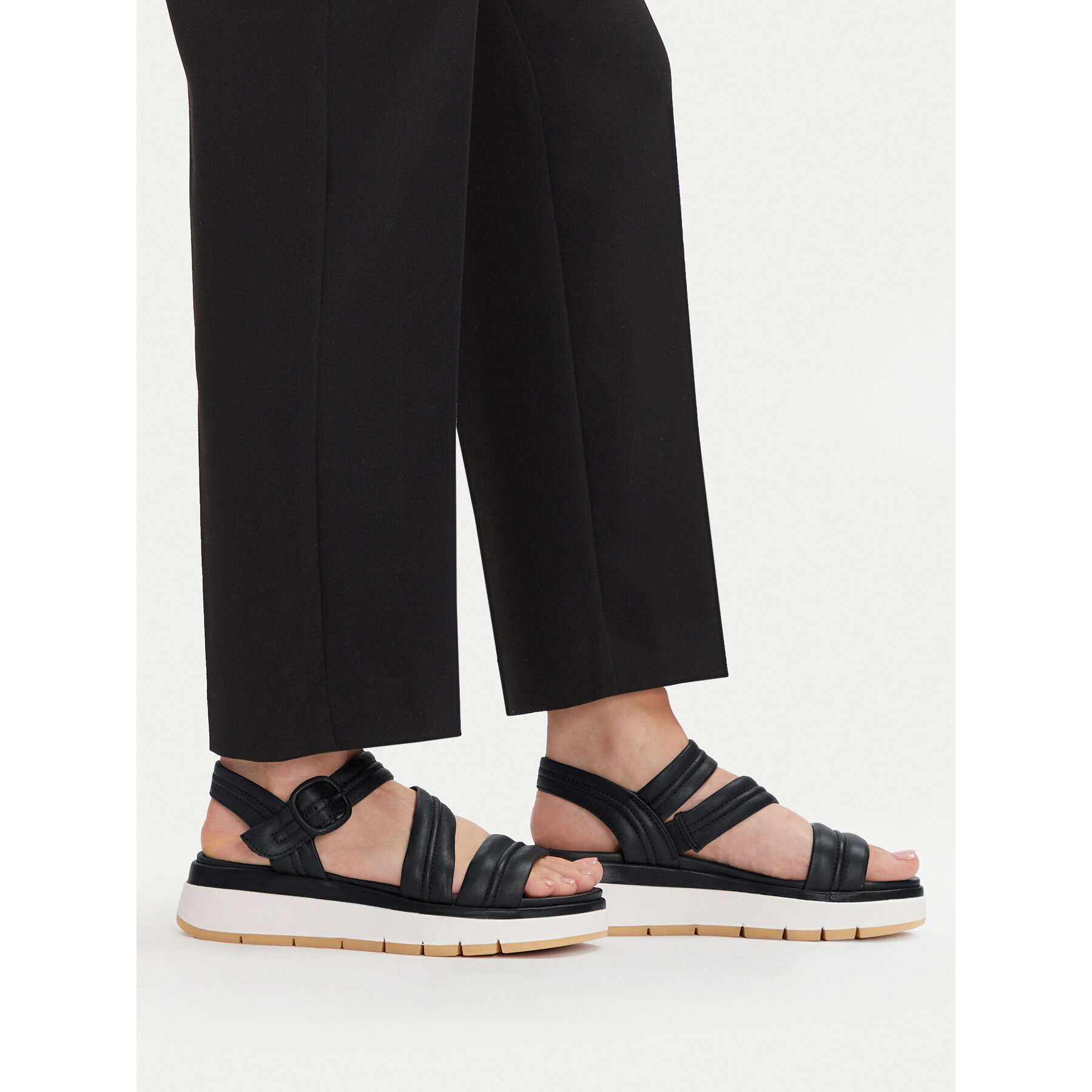 Sandale Clarks Tuscan Strap 26181473 Crna