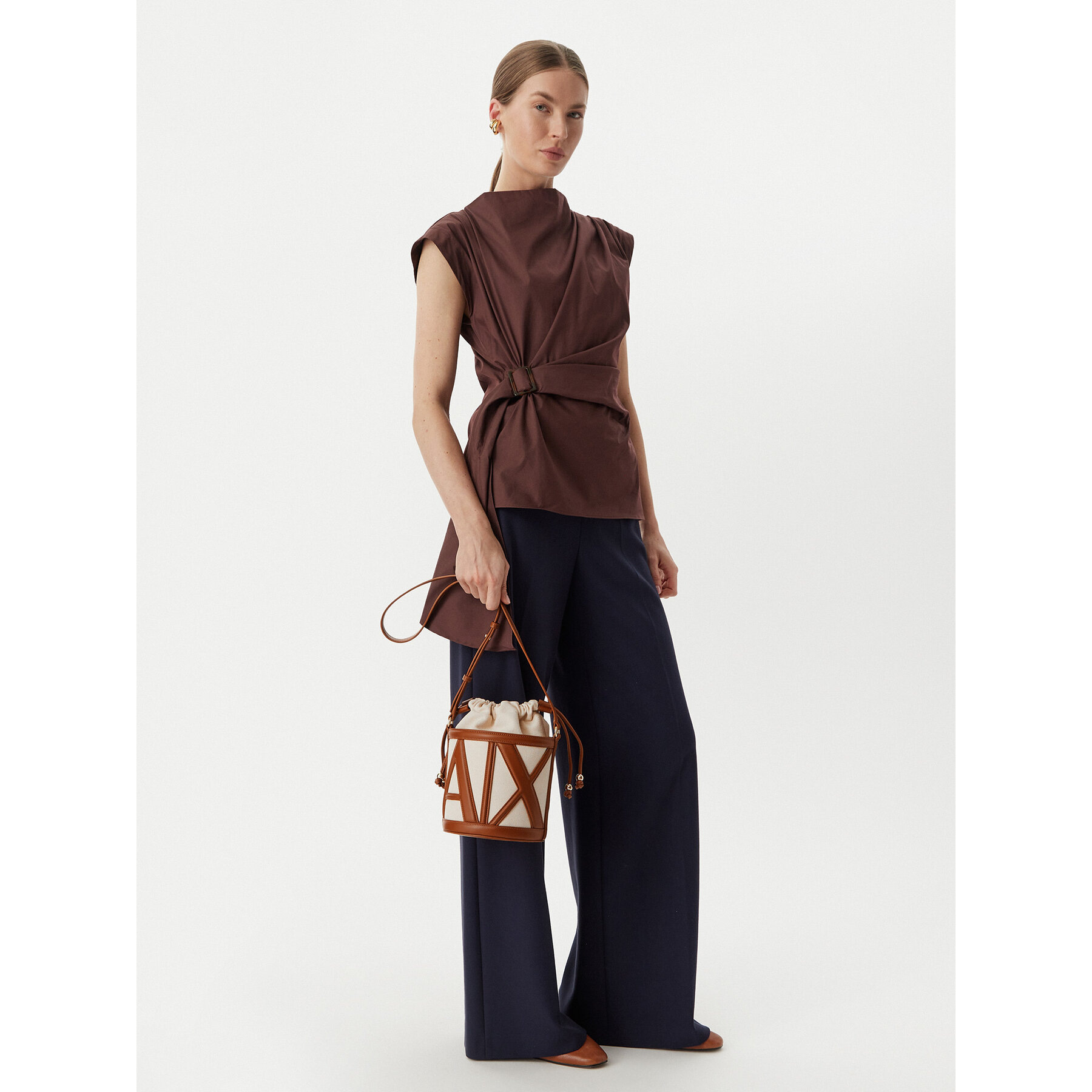 Táska Armani Exchange XW002183 AF22635 M6261 Barna