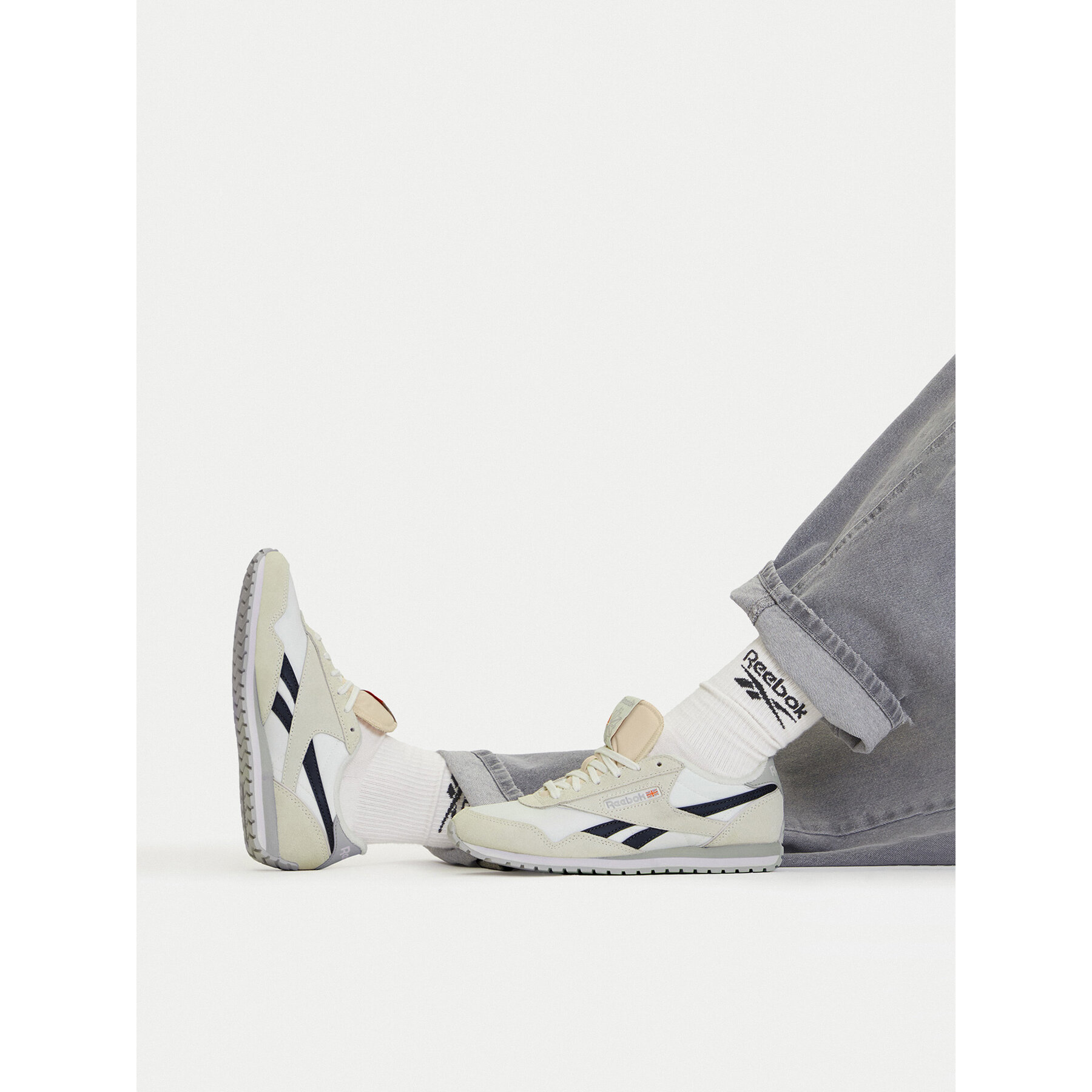 Sneakersy Reebok EOSS-CLASSIC AZ 100208830 Biela