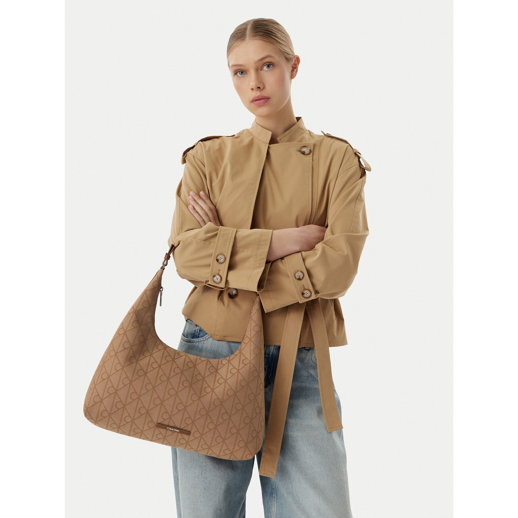 Ročna torba Calvin Klein Emblem Jacquard LV04F3635G Rjava