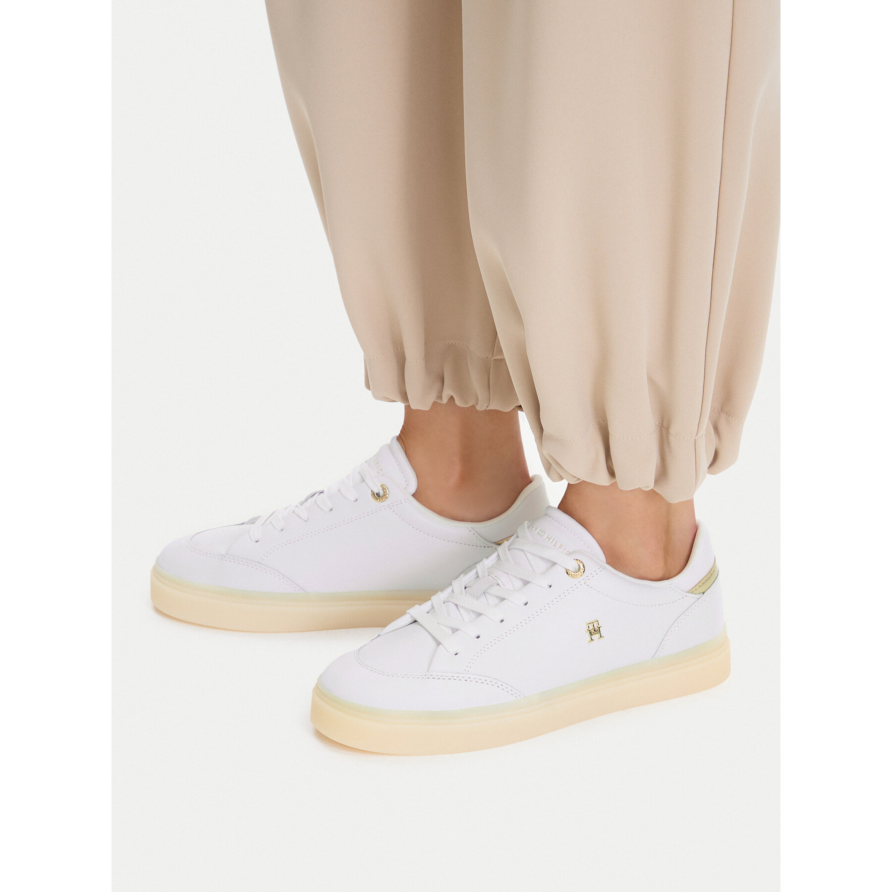 Sneakersy Tommy Hilfiger Chic Elevated FW0FW09400 Biela