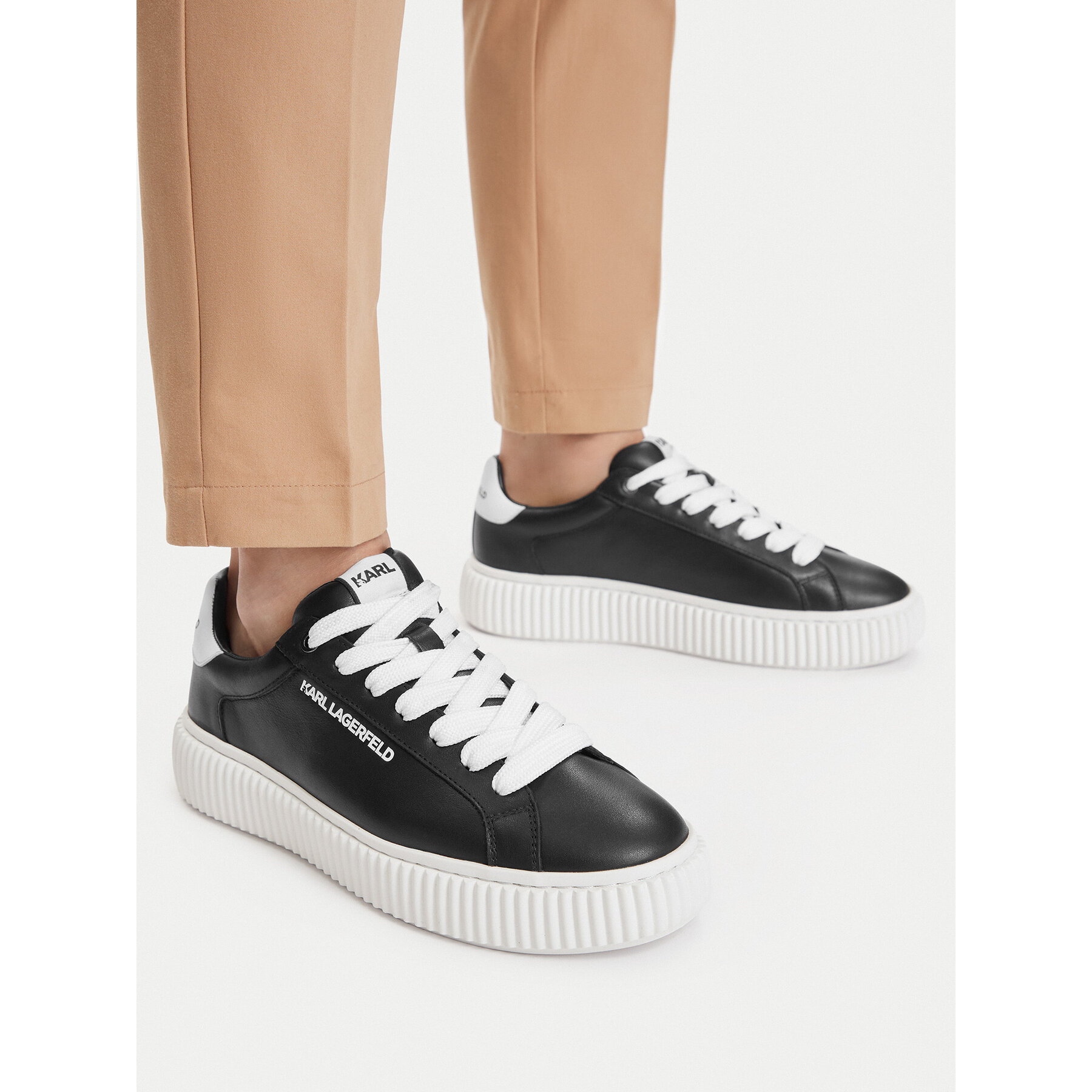Tenisice KARL LAGERFELD Kaprika KL24220 Crna