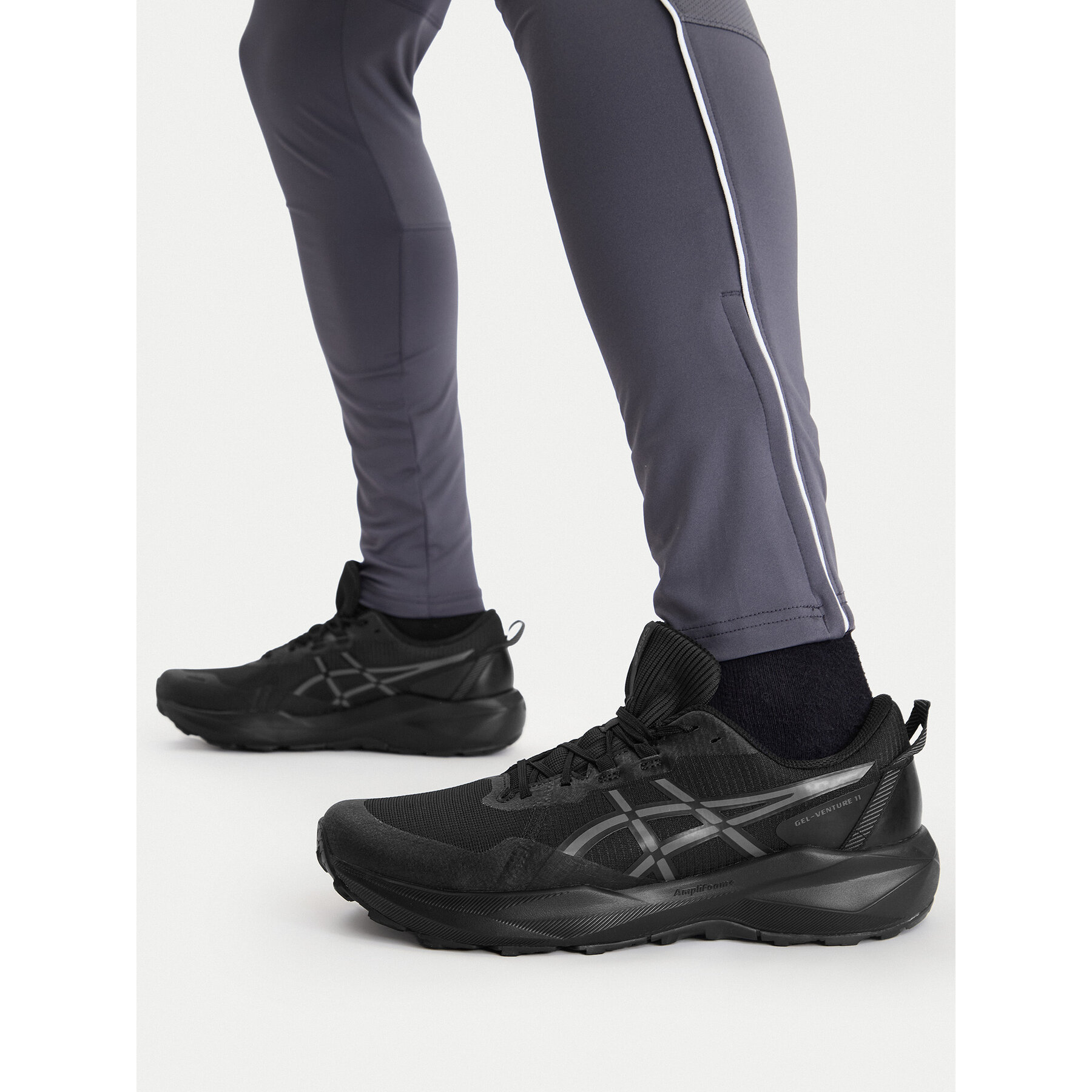 Tekaški čevlji Asics Gel-Venture 11 1011C160 Črna