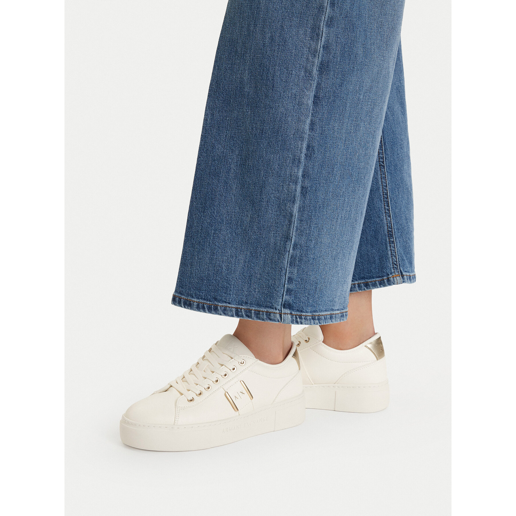 Tenisice Armani Exchange XW002224 AF21429 MZ128 Bijela