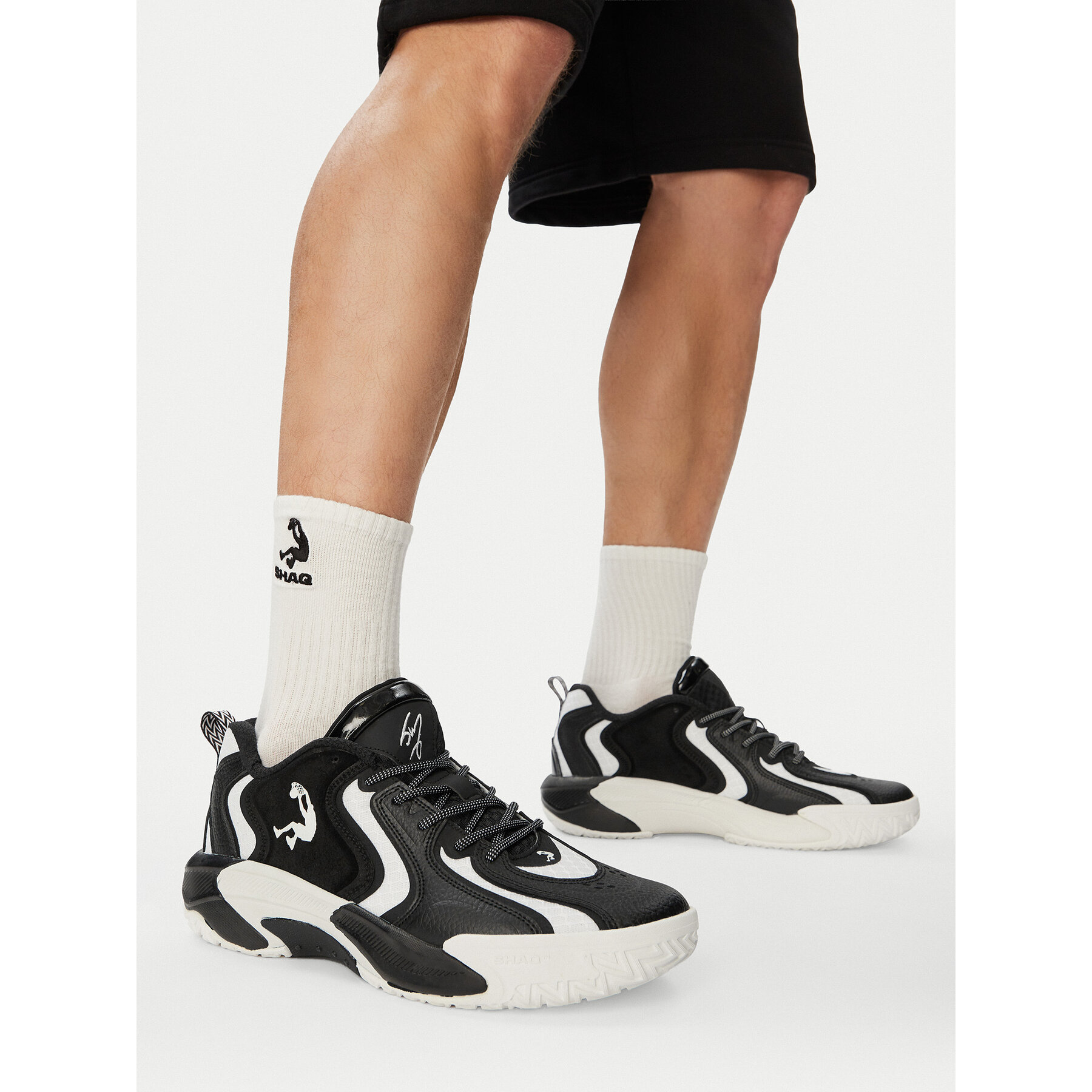 Încălțăminte pentru baschet SHAQ EO-DUNKMAN AQ95084M-BW Negru