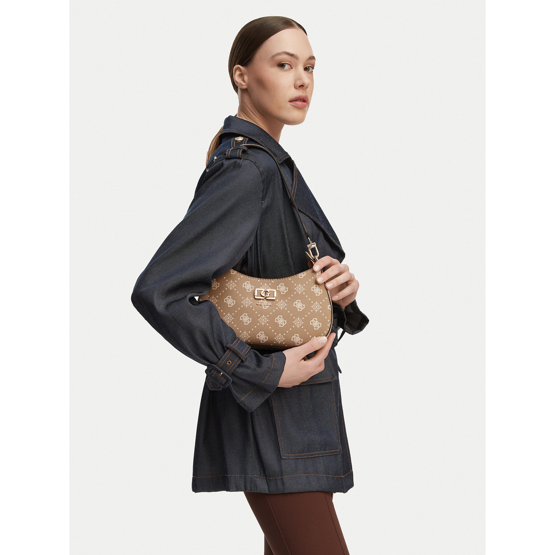 Ročna torba Guess Emelie Logo HWGP99 28180 Bež