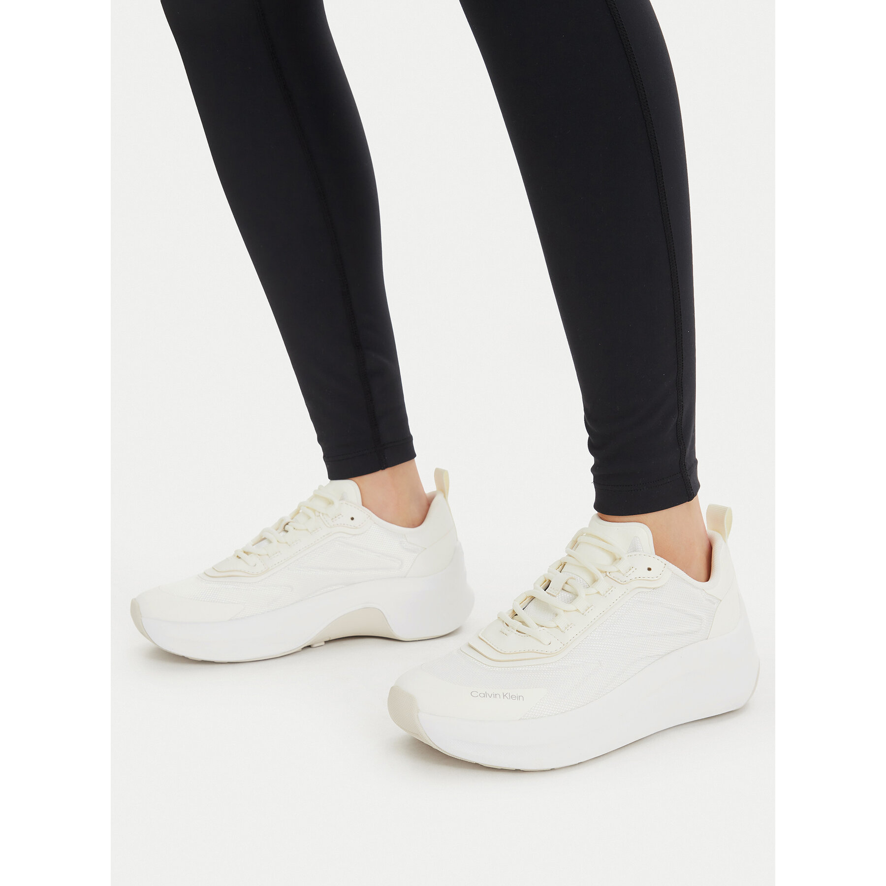 Sneakers Calvin Klein Chunky Runner Laceup Hf Blst Ny HW0HW03111 Alb