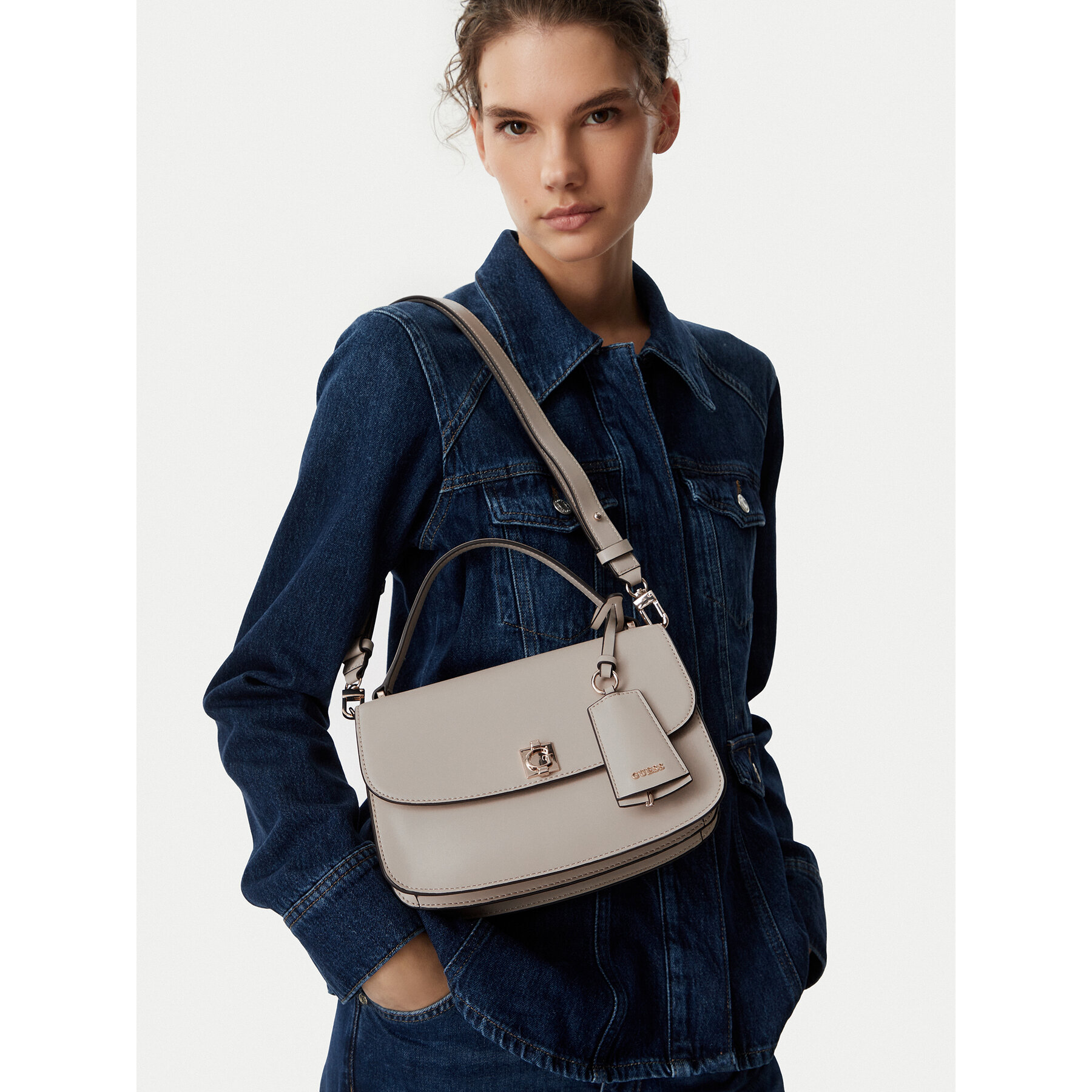 Дамска чанта Guess HWVG97 34210 Светлобежов