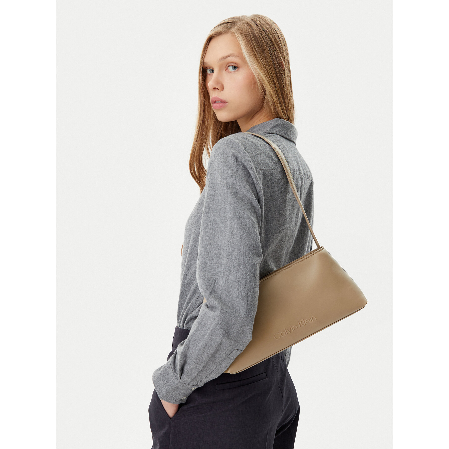 Τσάντα Calvin Klein Embossed Logo Shoulder Bag K60K612550 Μπεζ