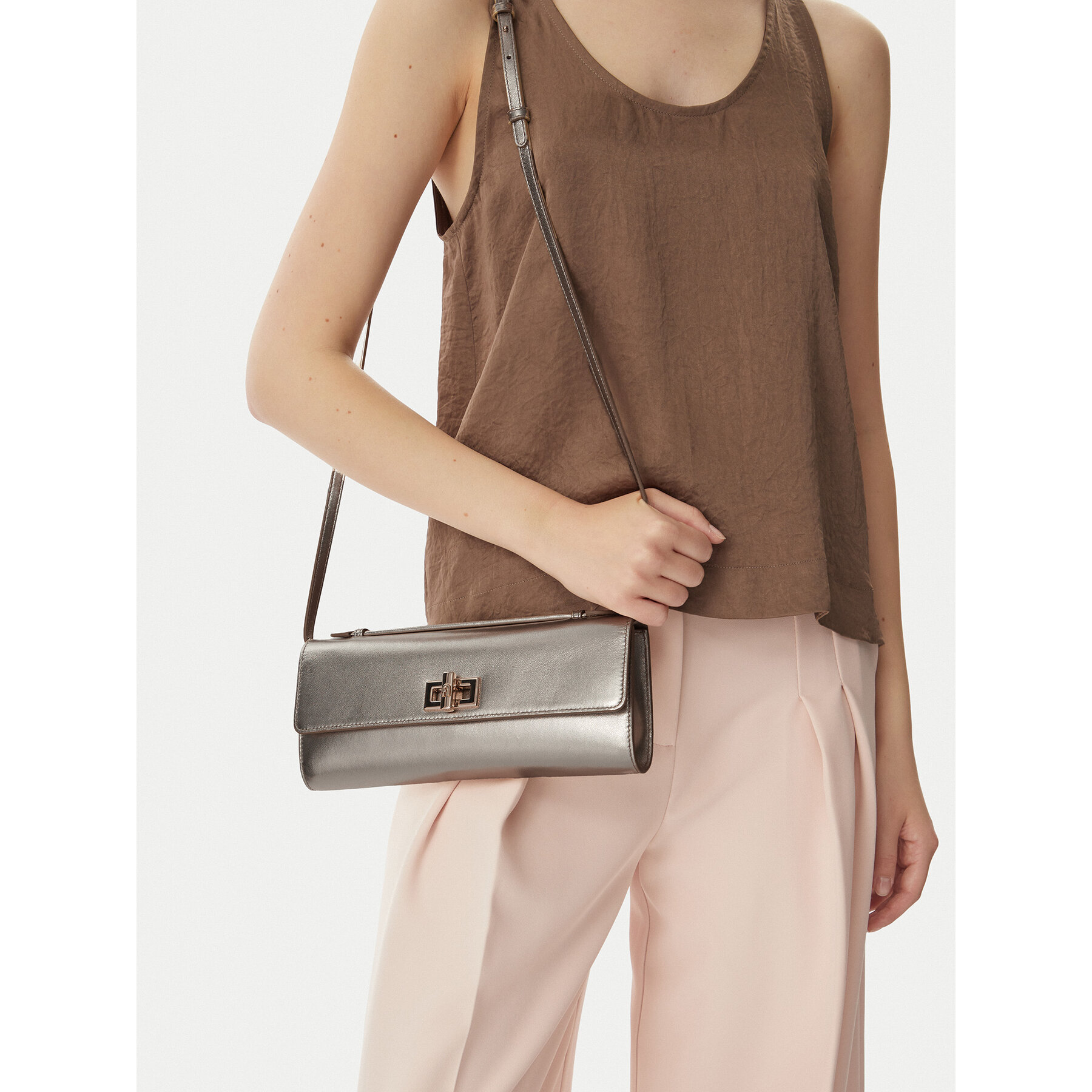 Ročna torba Furla Clara WE00841 BX3973 CN CGD00 Zlata