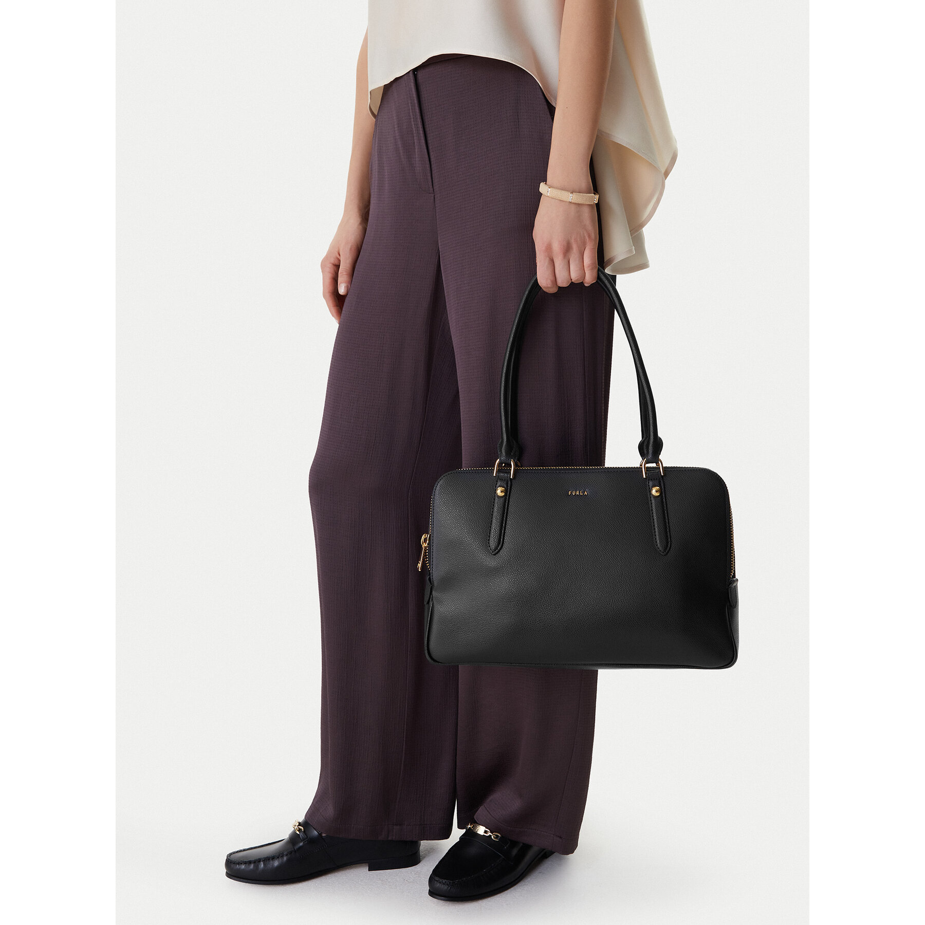 Ročna torba Furla Giulia L WB01872 BX0460 CN O6000 Črna