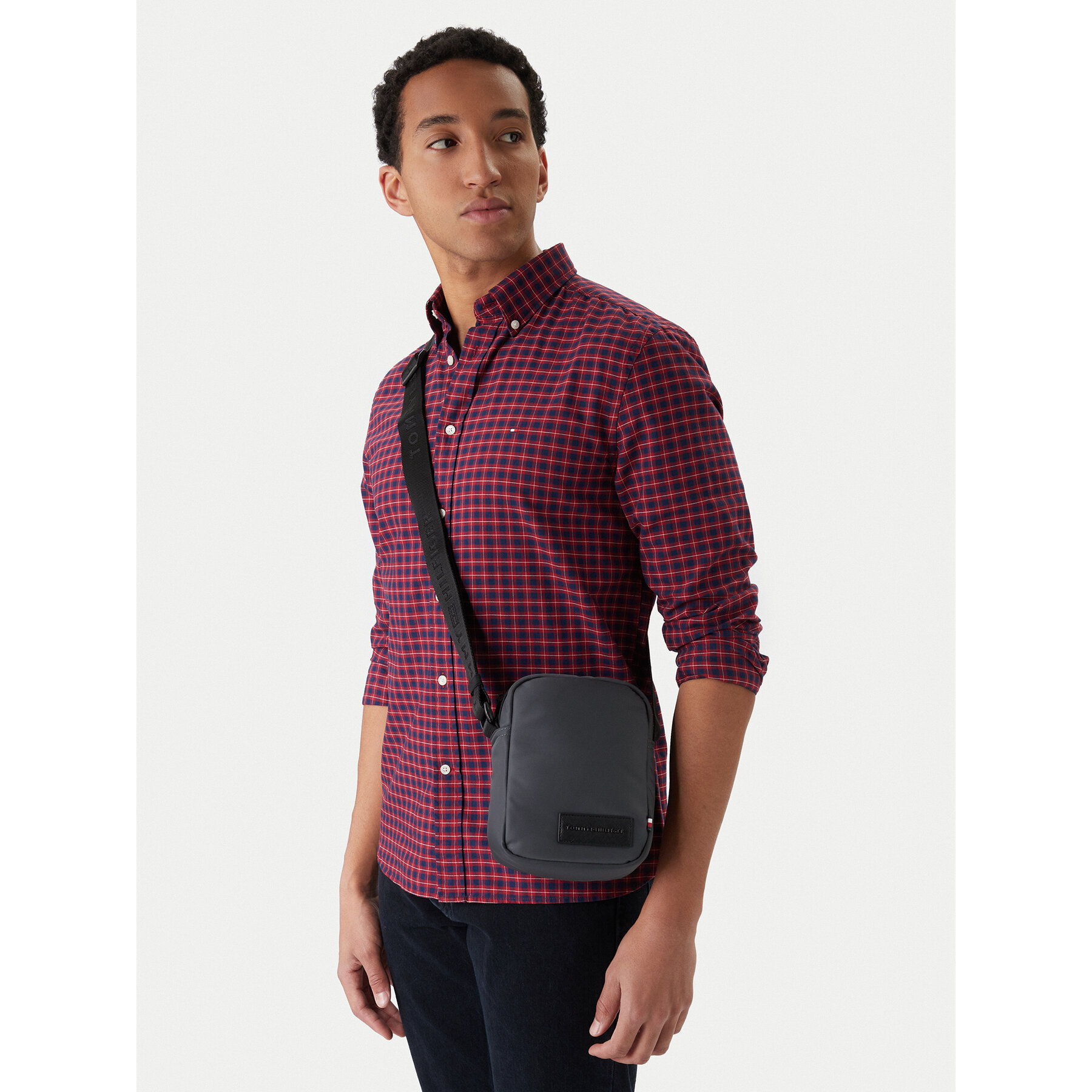 Geantă crossover Tommy Hilfiger Th Repreve Mini Reporter AM0AM14009 Gri