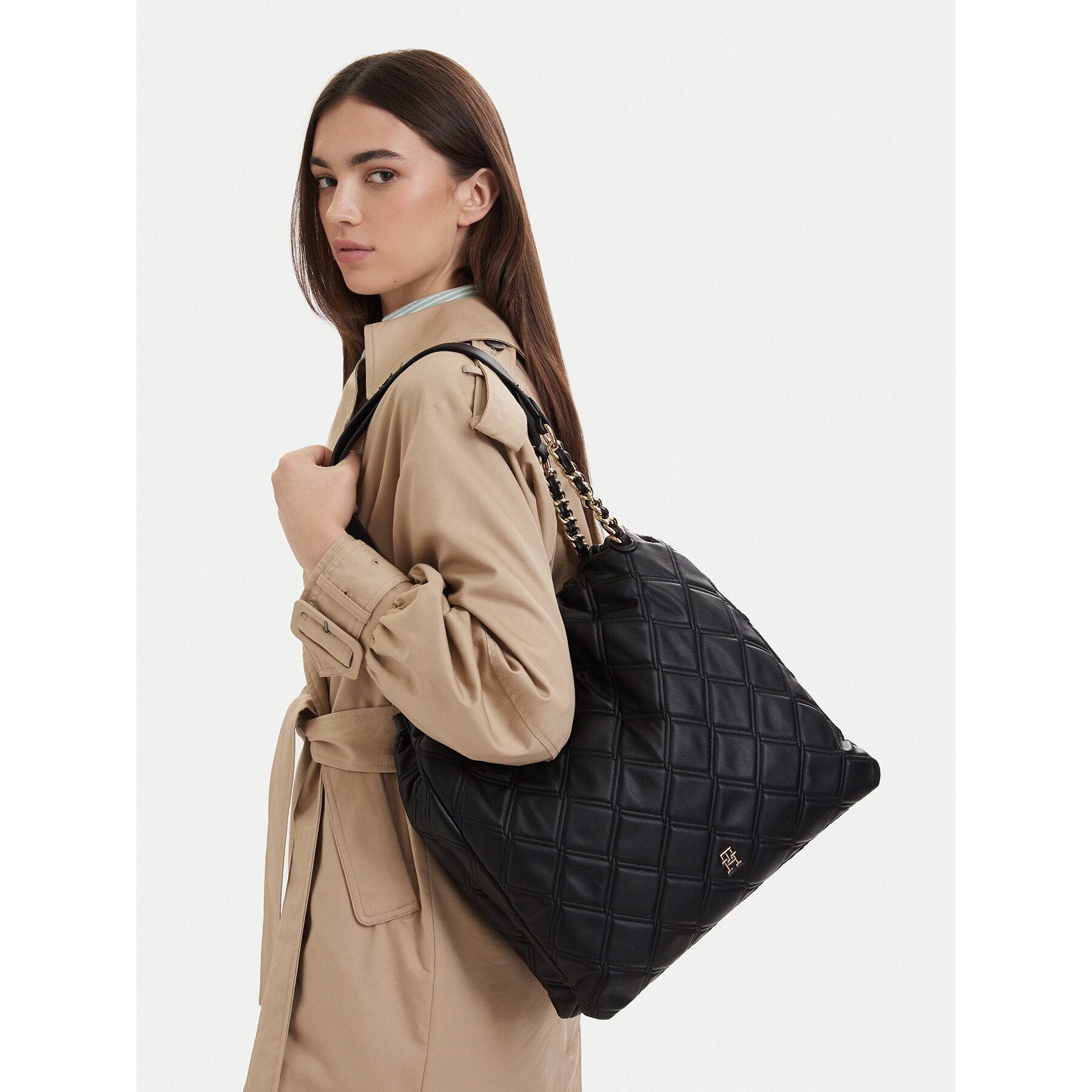 Дамска чанта Tommy Hilfiger Th Feminine Tote AW0AW18719 Черен