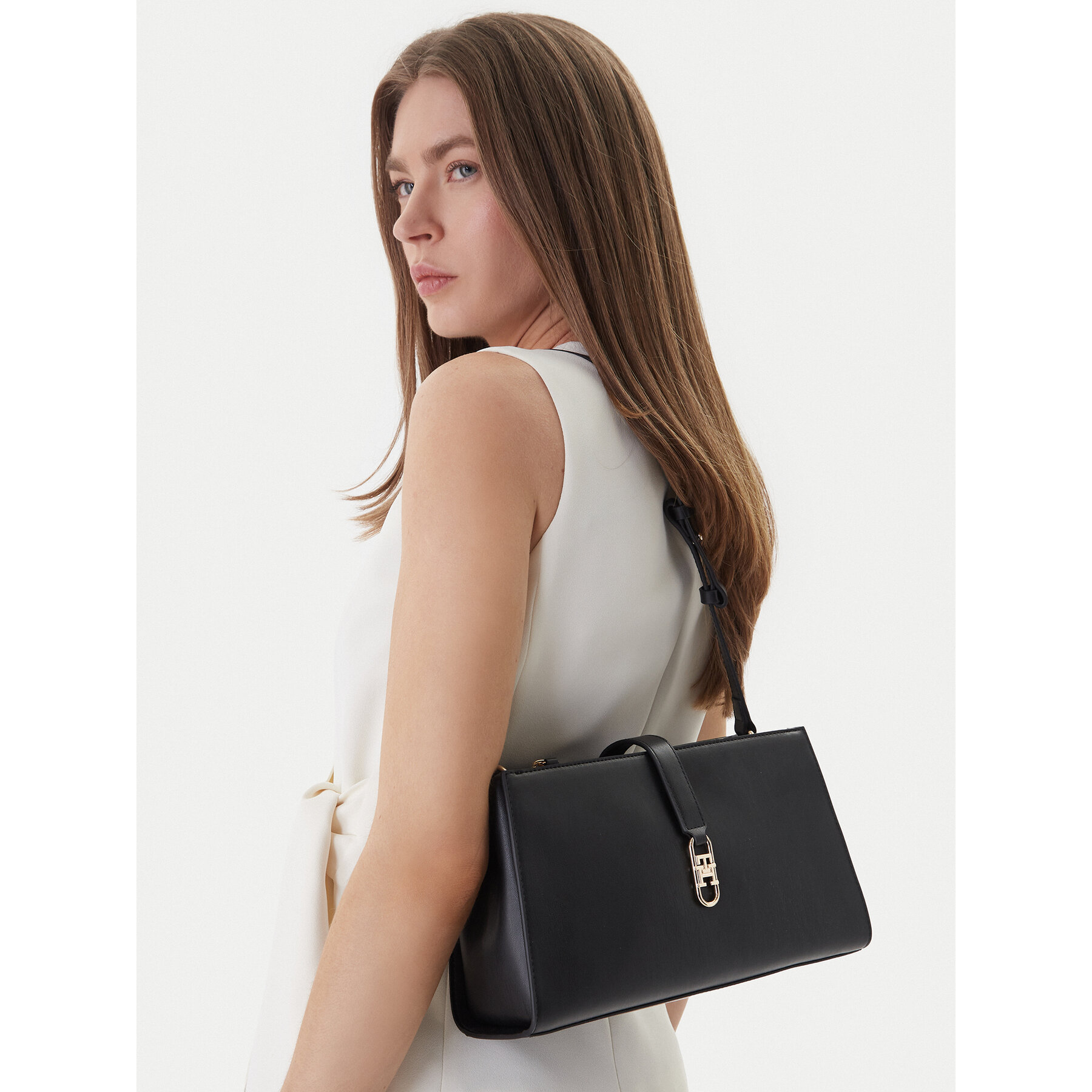 Ročna torba Tommy Hilfiger Th Libre Shoulder Bag AW0AW17718 Črna