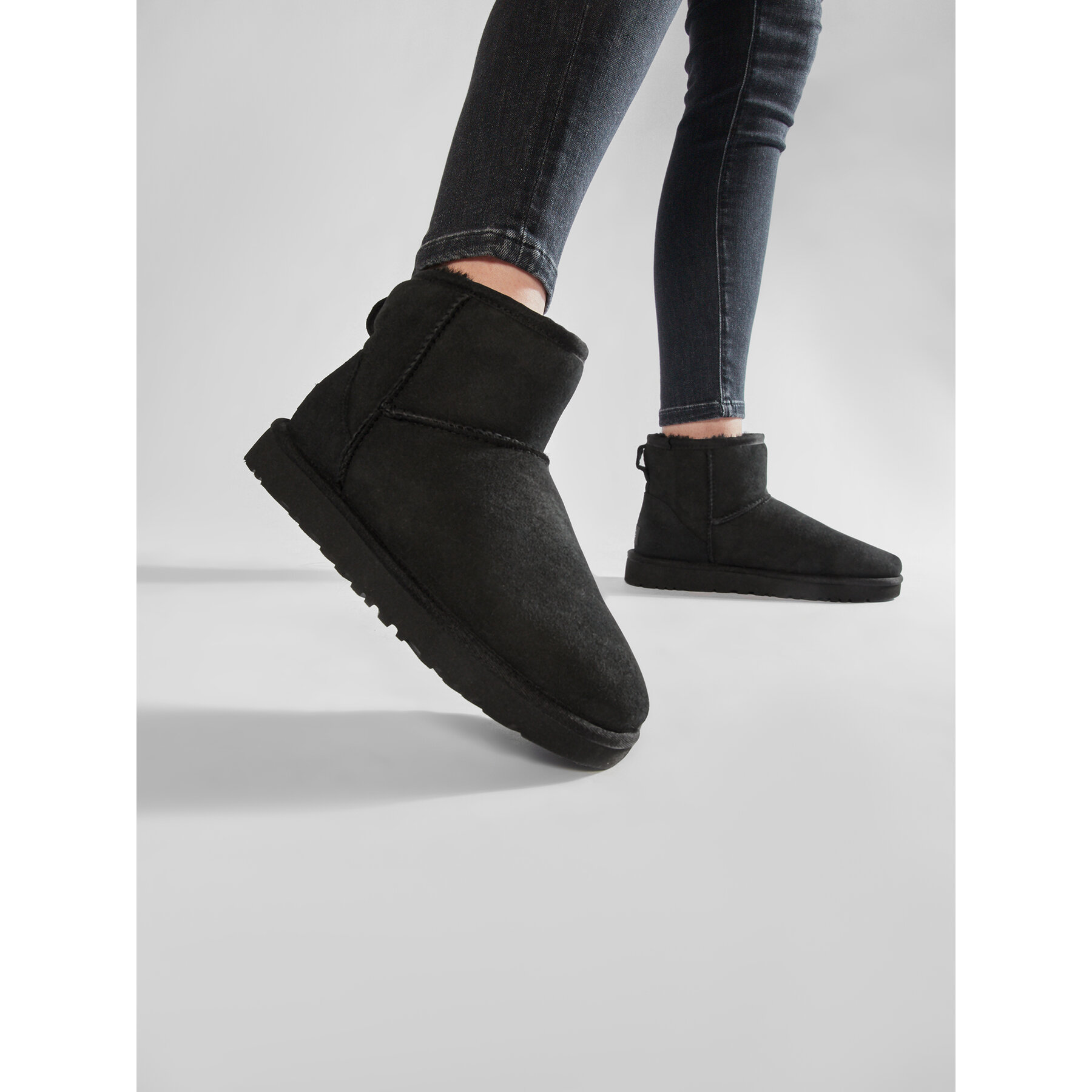 Dámske Snehule Ugg, Rozmer: 36, Čierna, W Classic Mini II 1016222