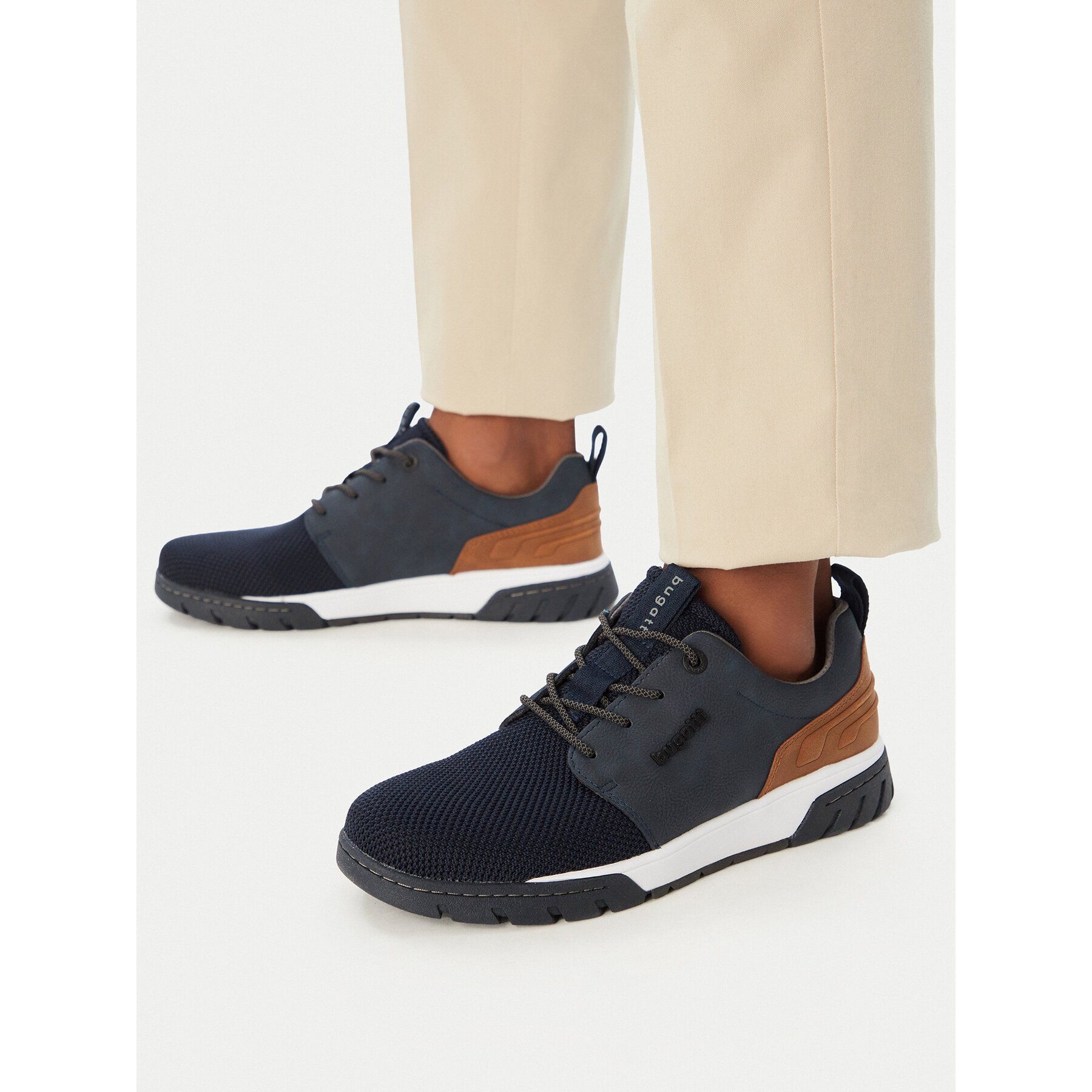 Sneakers Bugatti 322-ADW01-6900 Bleumarin