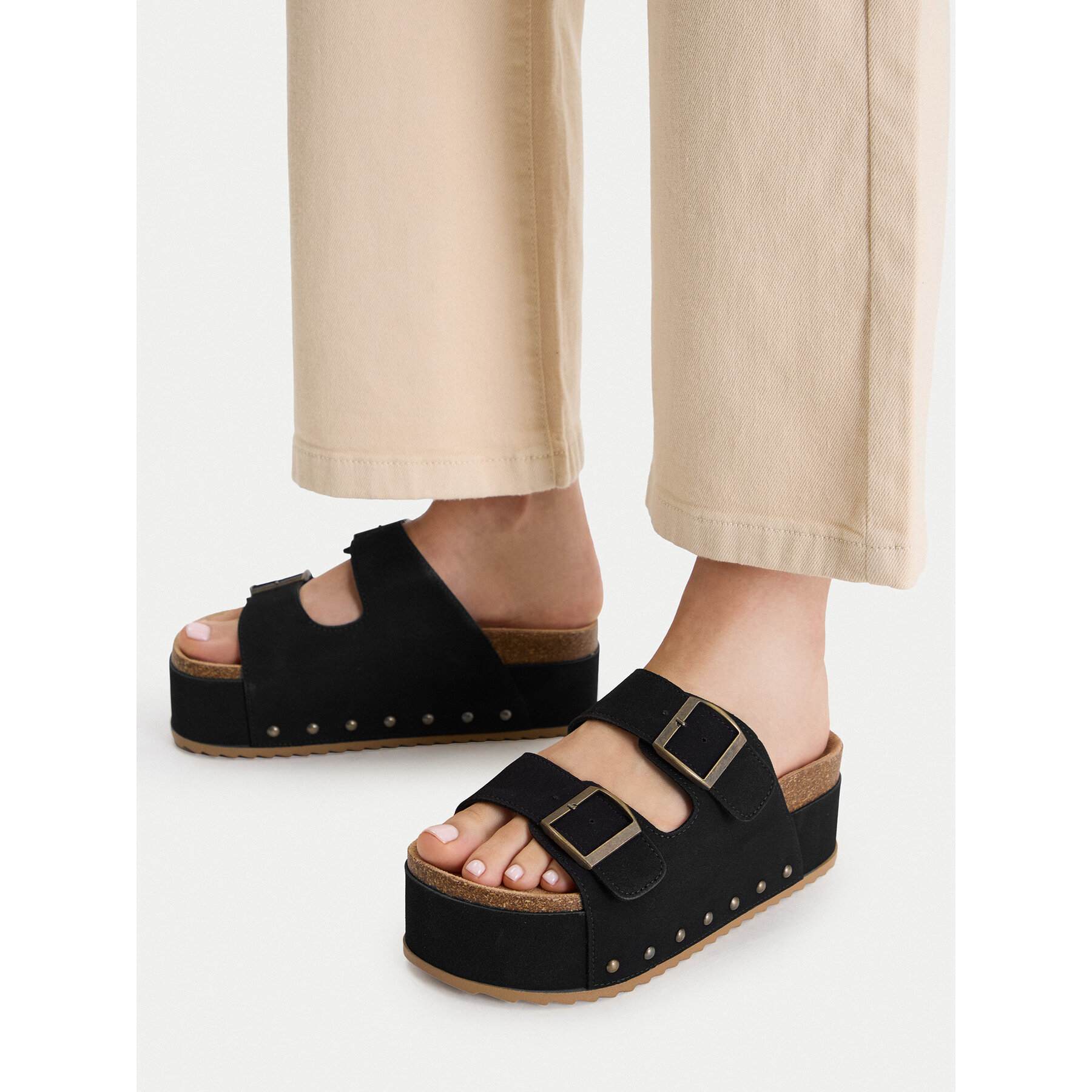 Iešļūcenes DeeZee CEO-WS069 Melns