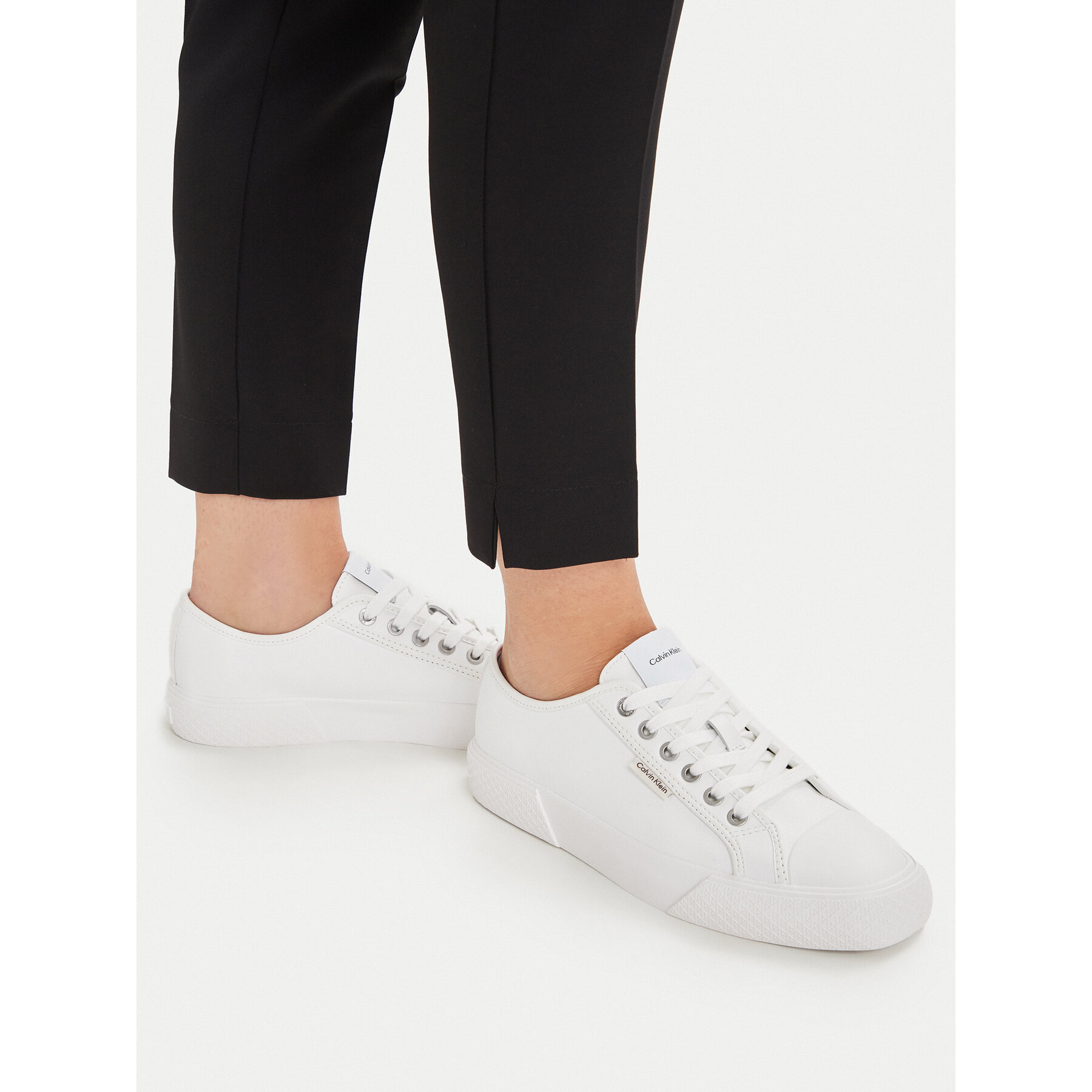 Modne superge Calvin Klein Vulc Lace Up Low Lth HW0HW03077 Bela