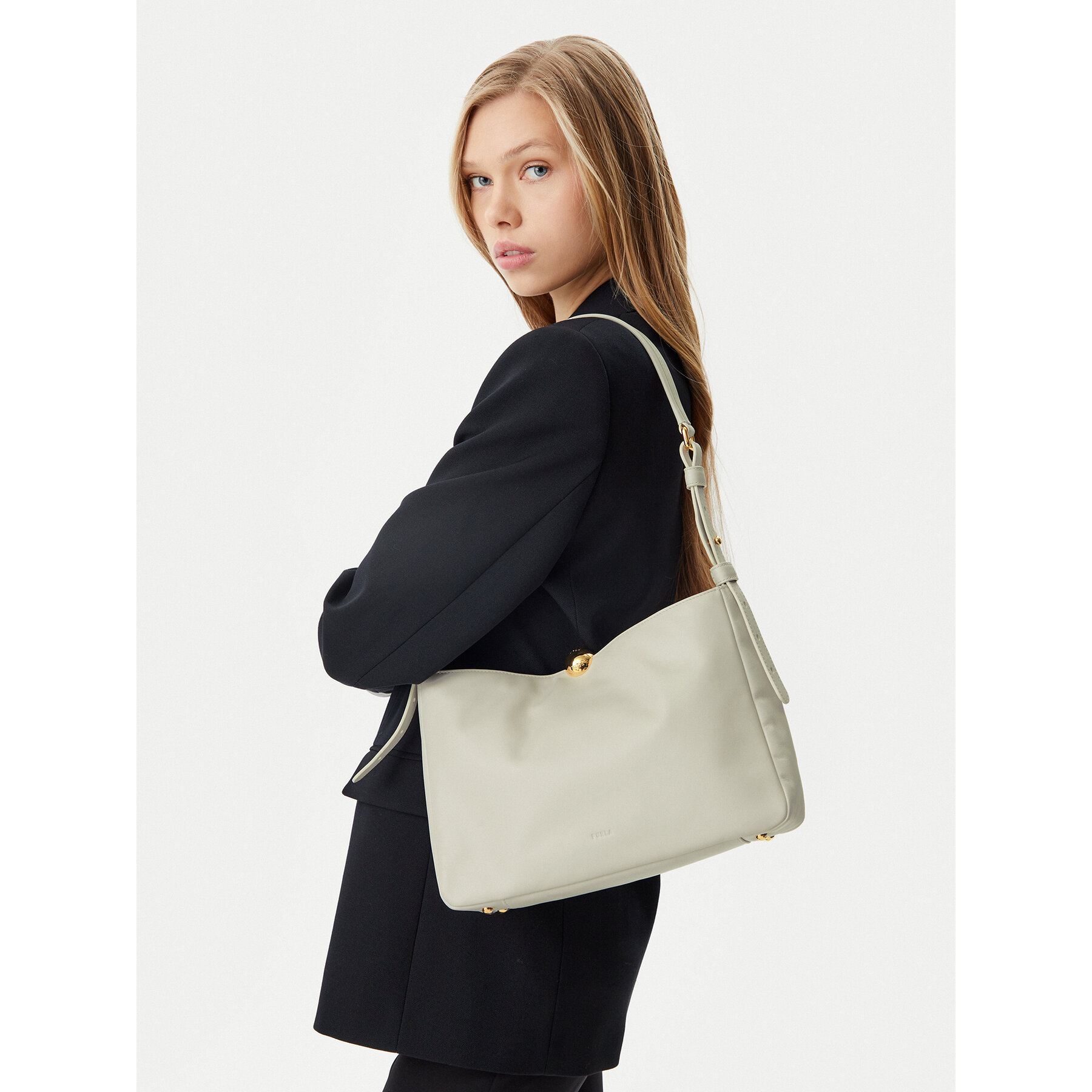 Τσάντα Furla Sfera M WB01403 BX3168 1704S Εκρού