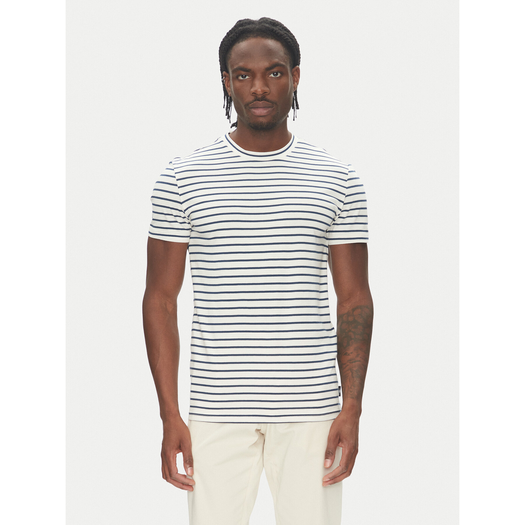 Mustang T-shirt Allen 1016496 Blu scuro Regular Fit