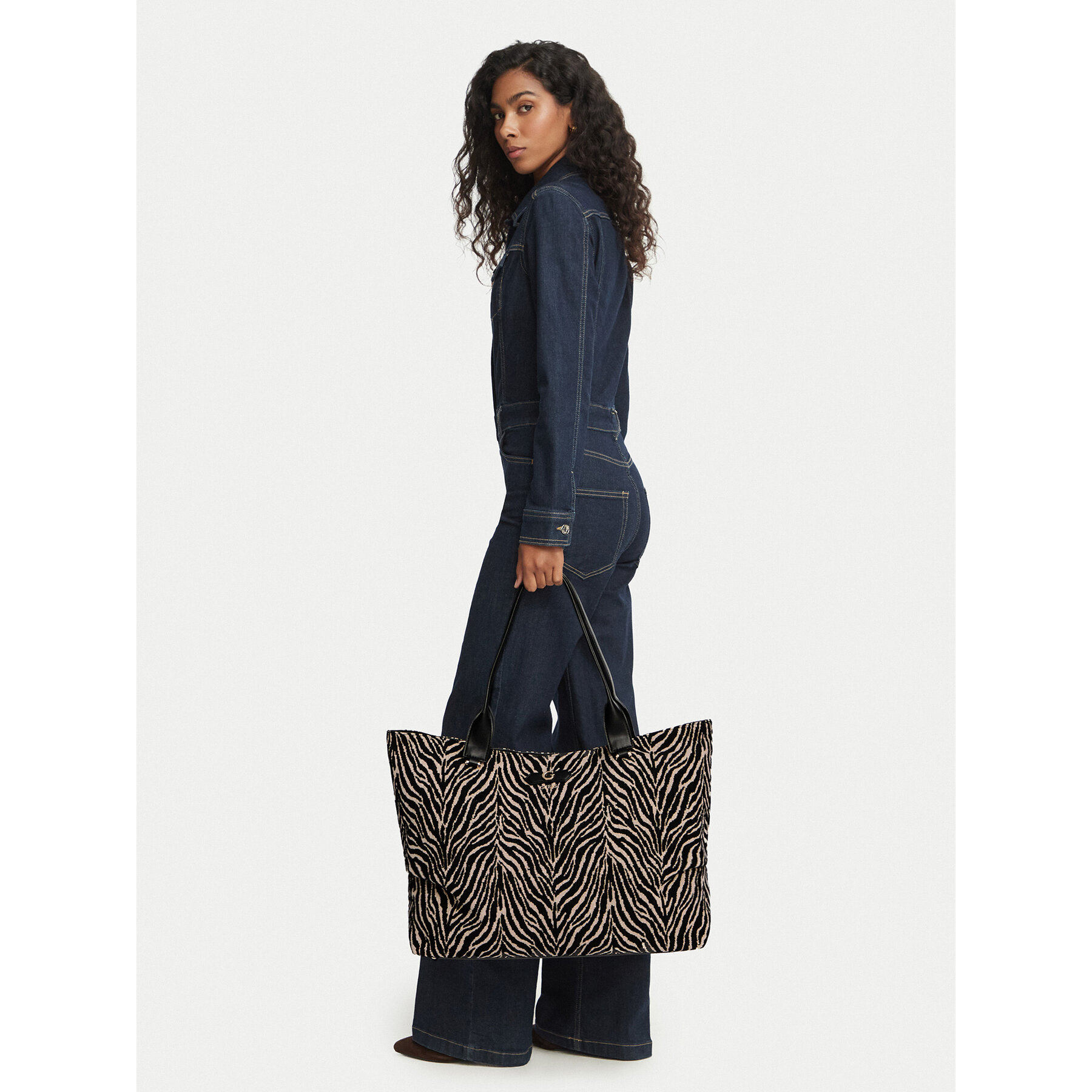 Kabelka Guess Suzy Travel TWLN23 22024 Čierna