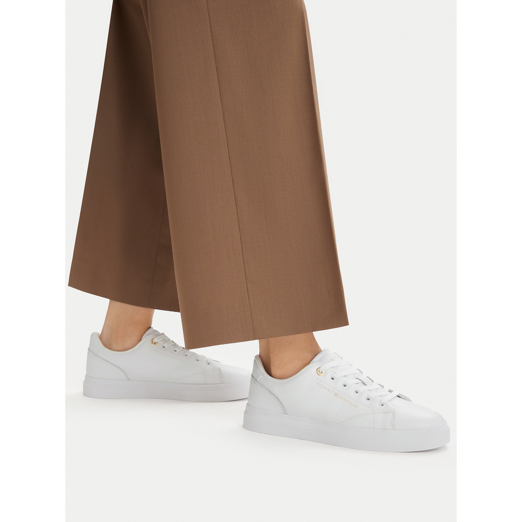 Sneakersy Tommy Hilfiger Th Feminine Cupsole Leather FW0FW09105 Biela