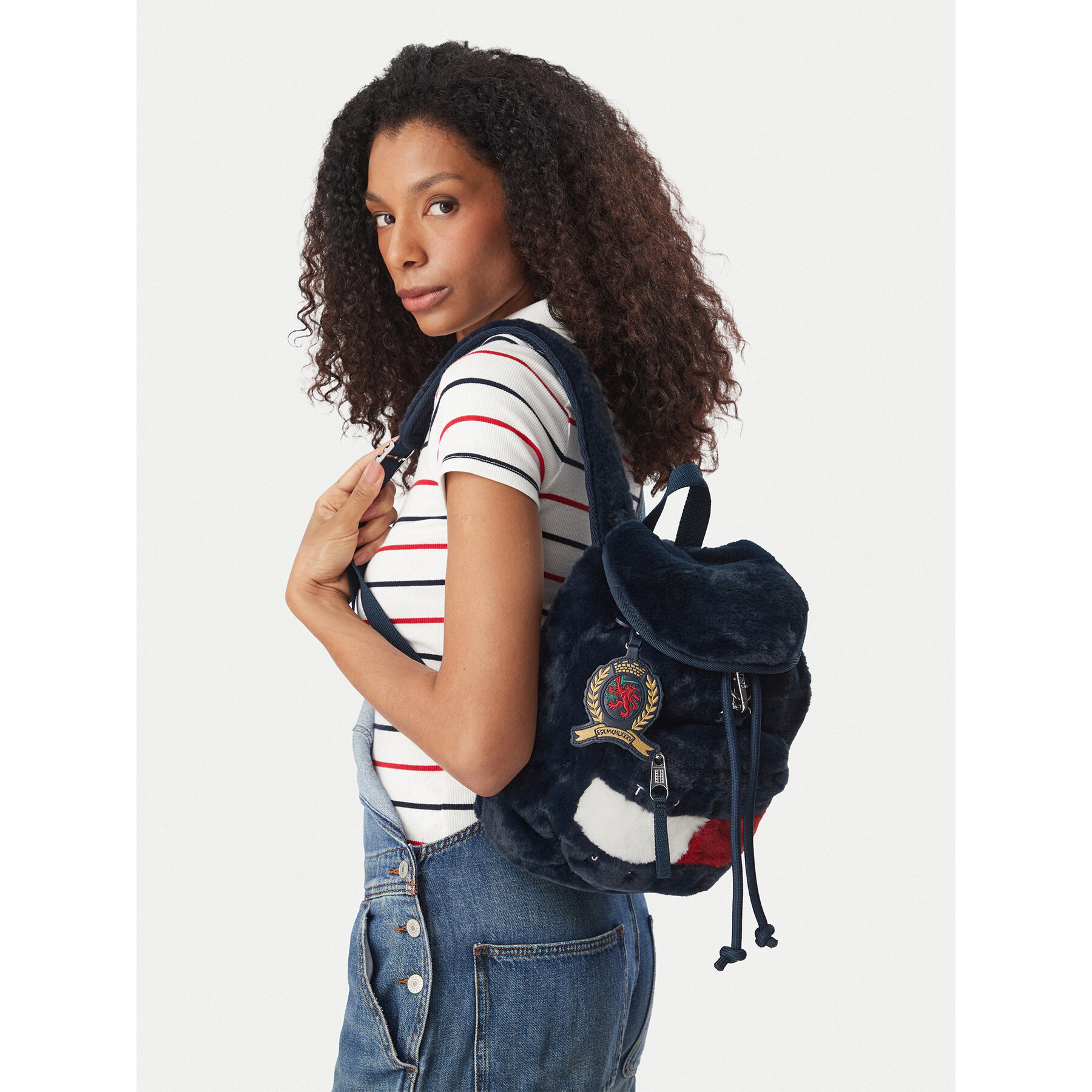 Batoh Tommy Jeans Tjw Archive Fur Backpack AW0AW19078 Tmavomodrá